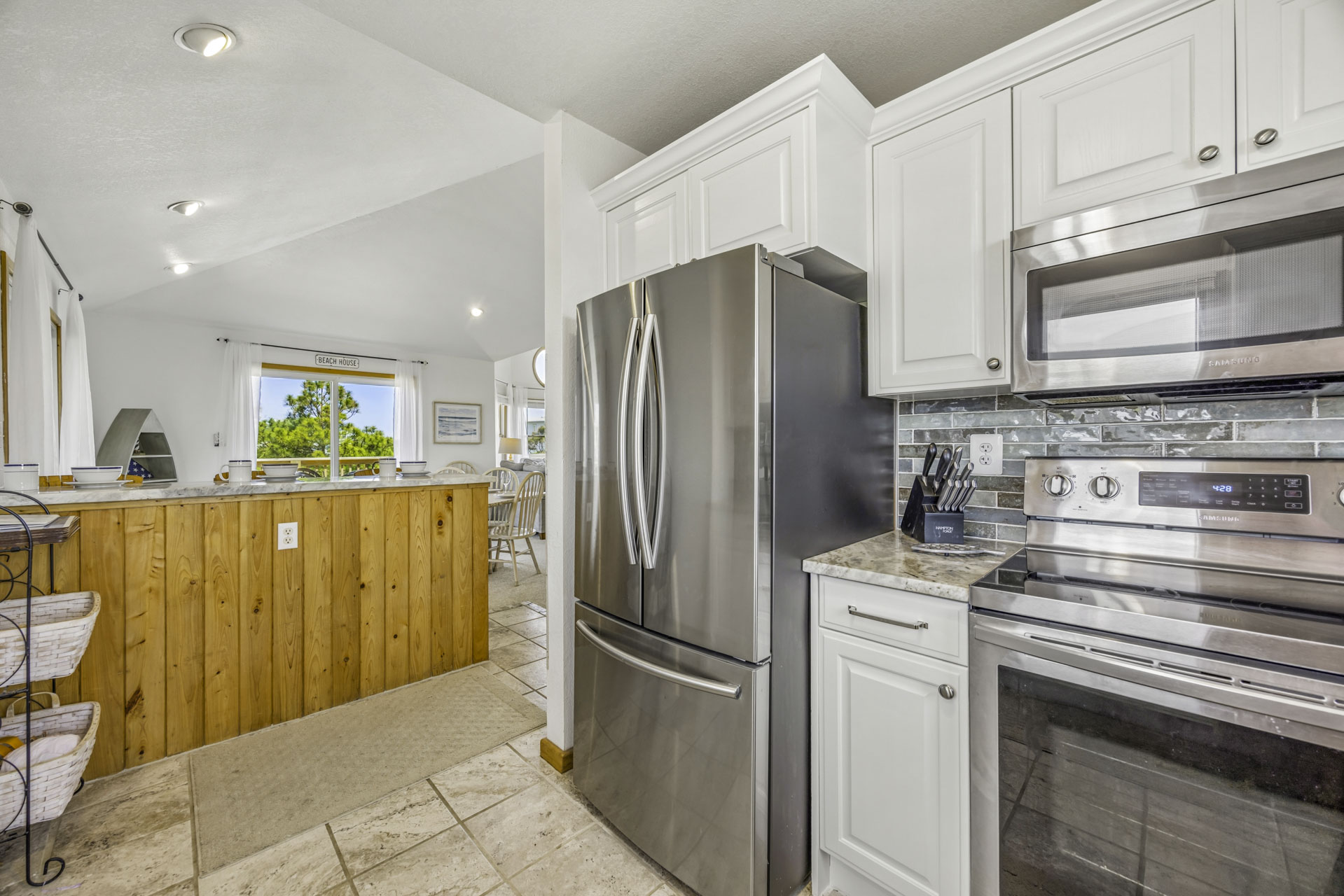 Surf Or Sound Realty 1244 Lokey Livin Kitchen 3
