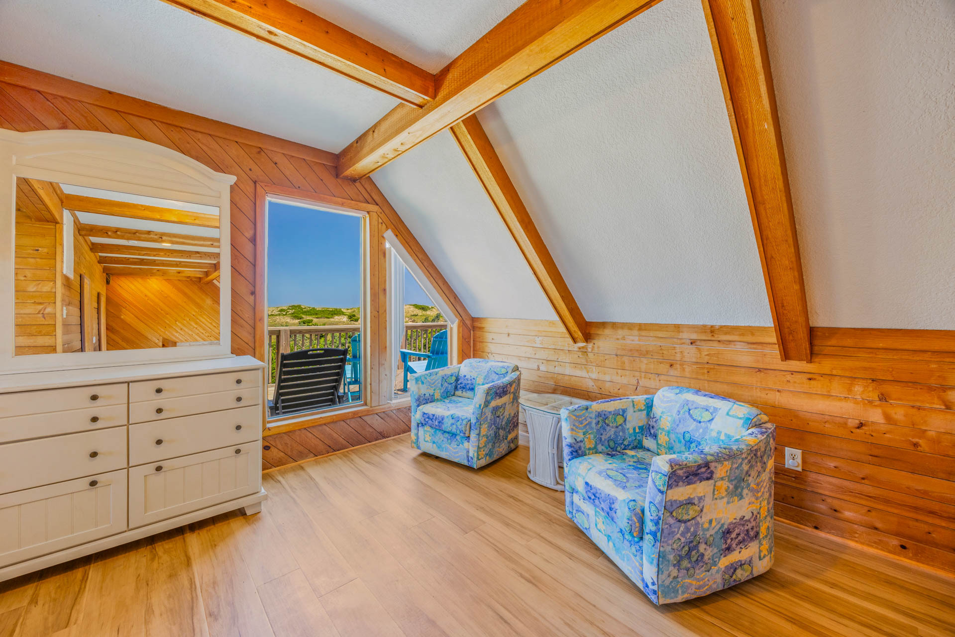 Surf Or Sound Realty 1258 Idle Minds Bedroom 1 4