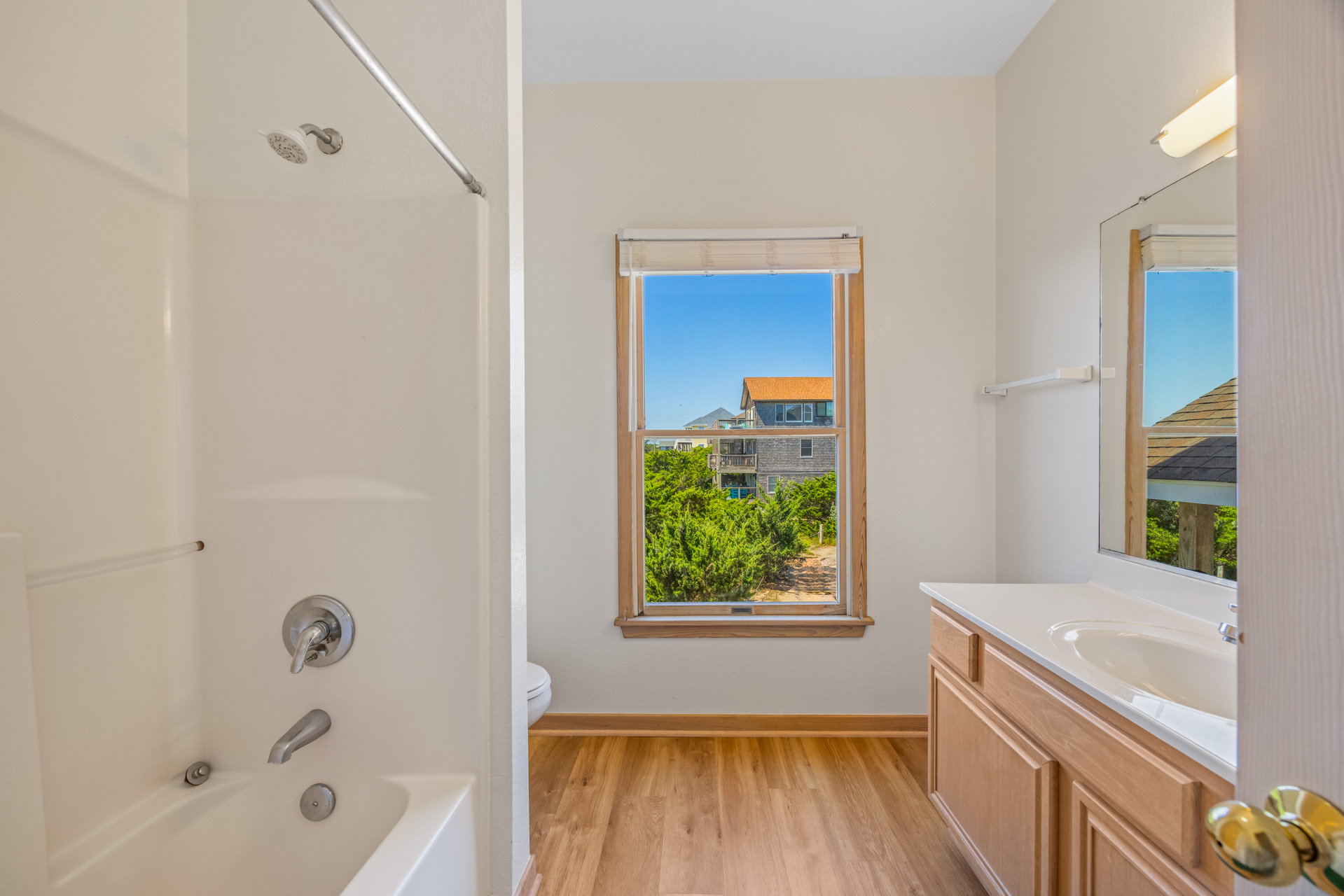 Surf Or Sound Realty 287 Surf Side Bedroom 2 3