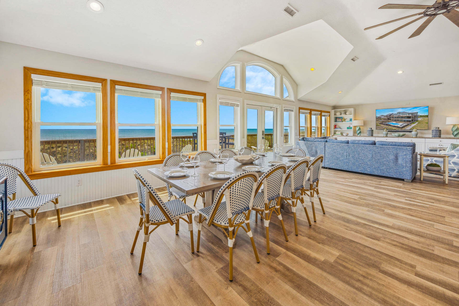 Surf Or Sound Realty 1065 Shorehouse Dining Area 2