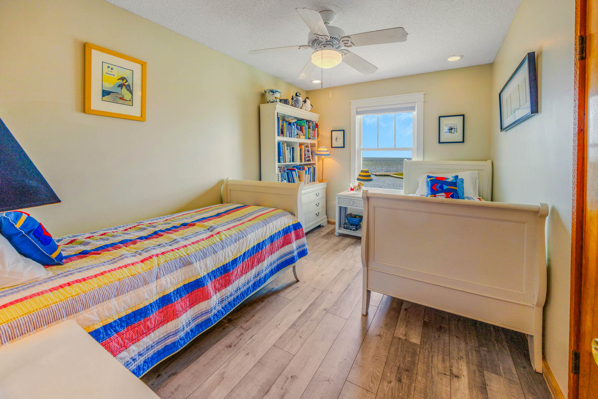 Surf Or Sound Realty 276 Penguin Point Bedroom 3