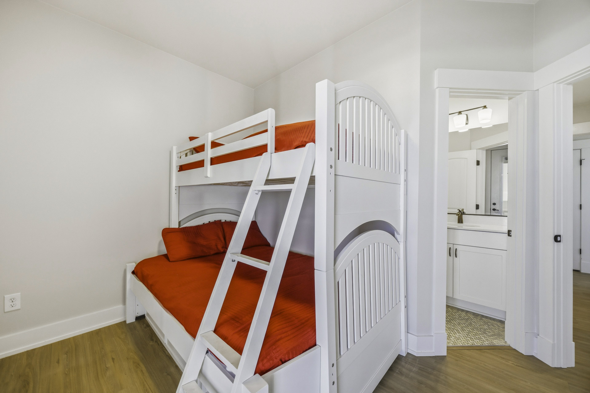 Surf Or Sound Realty 918 Cape Sol Bedroom 5 1