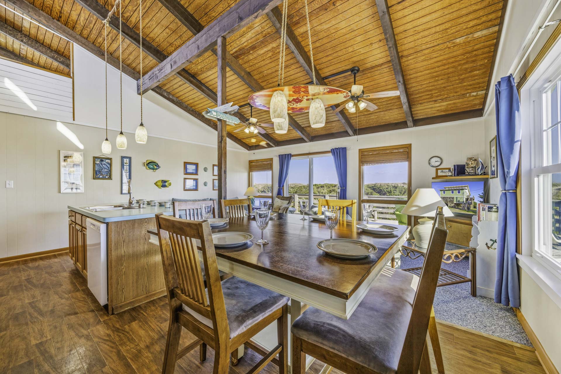 Surf Or Sound Realty 861 Kinnakeet Retreat Dining Area 4