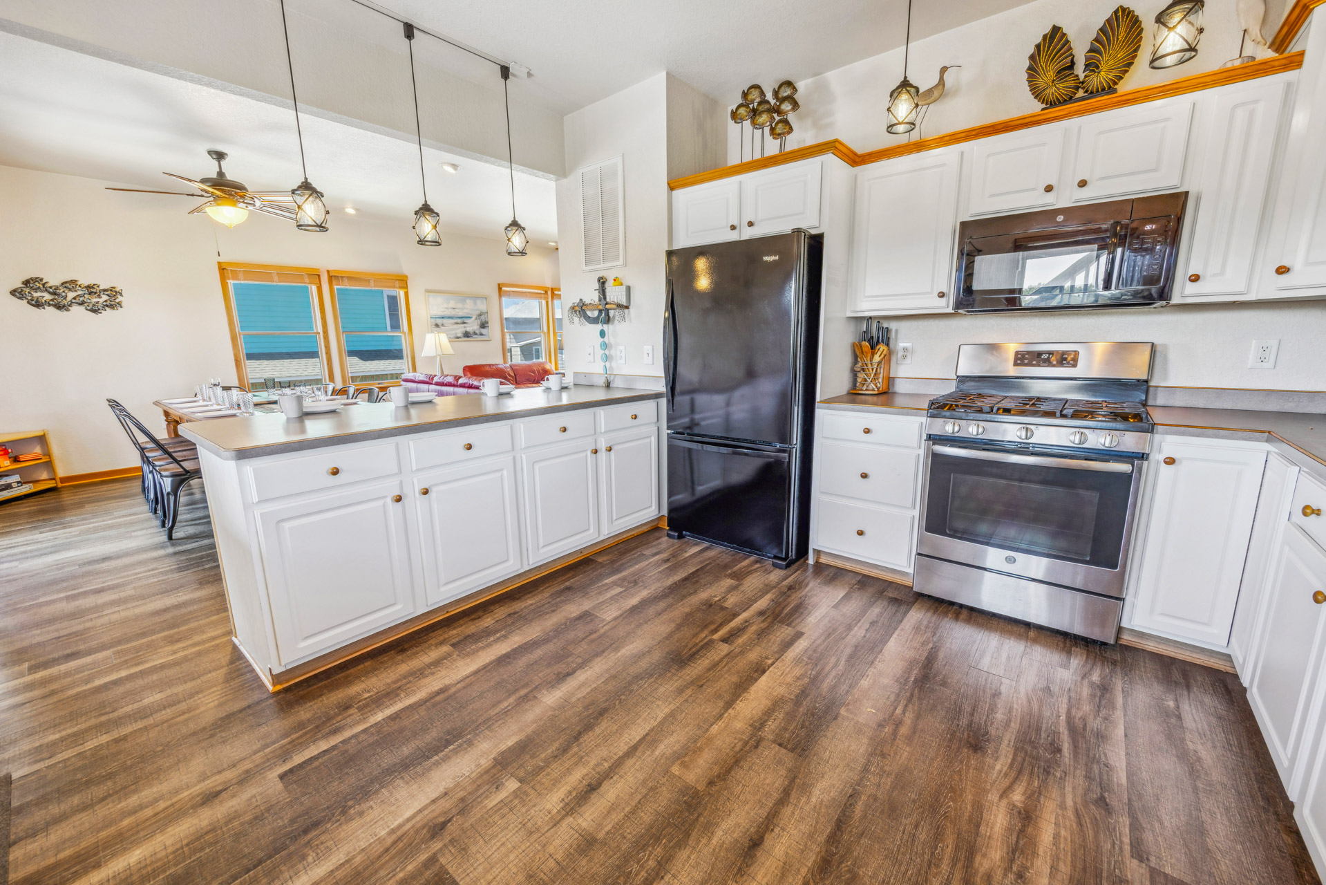 Surf Or Sound Realty 623 Castn Crew Kitchen 1
