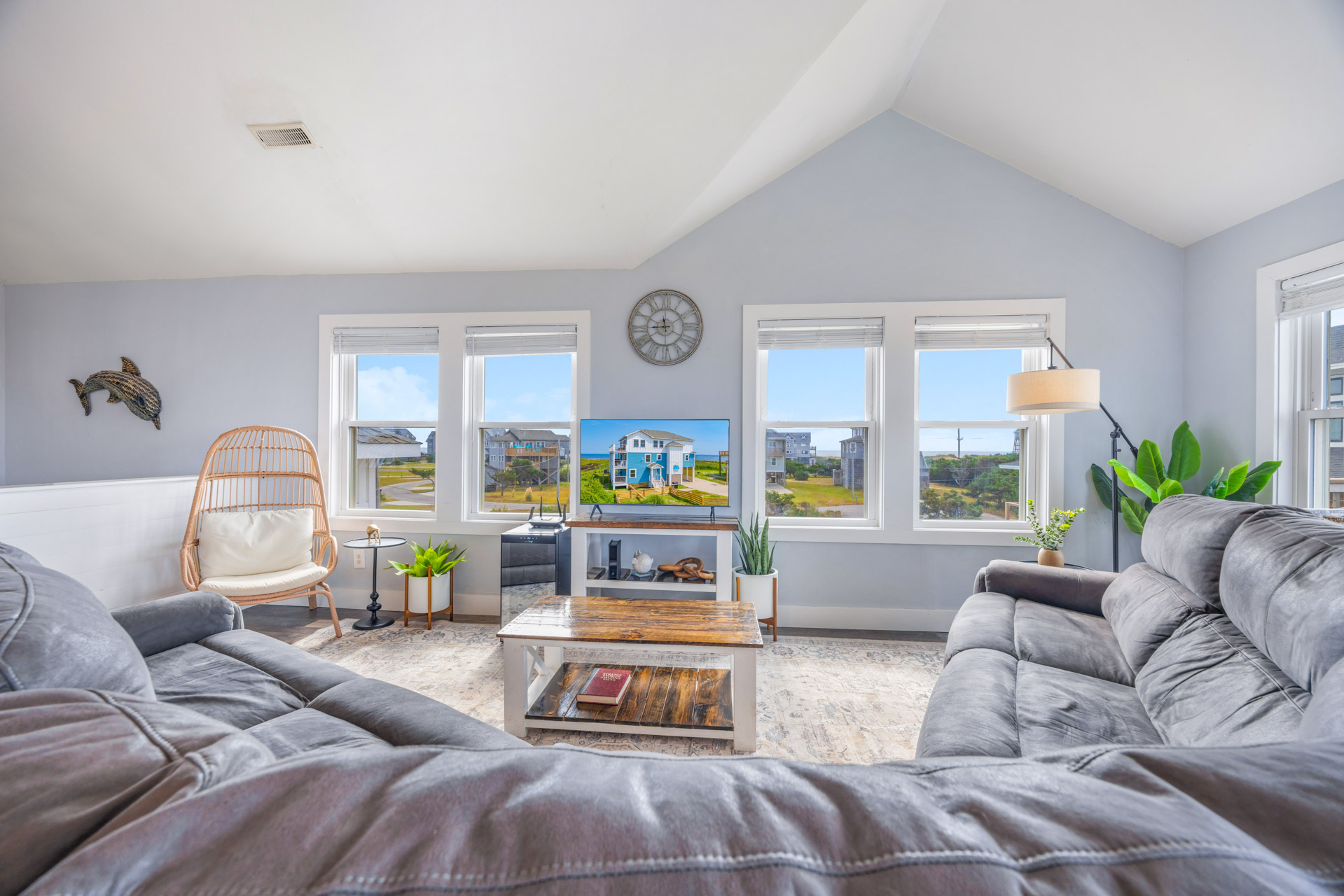 Surf Or Sound Realty 506 Sounds Frisky Great Room 4