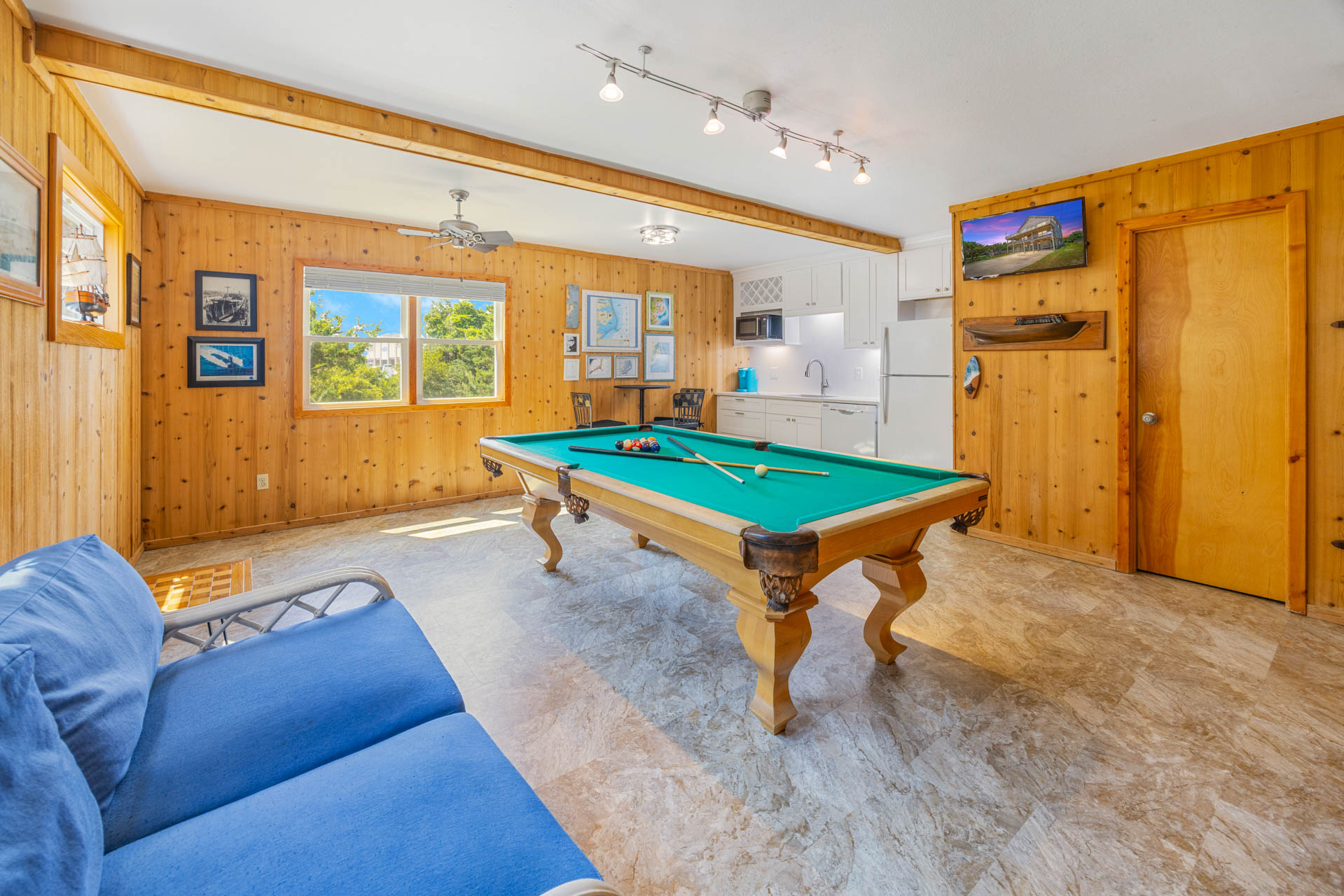 Surf Or Sound Realty 1144 The Sandy House Game Room 2