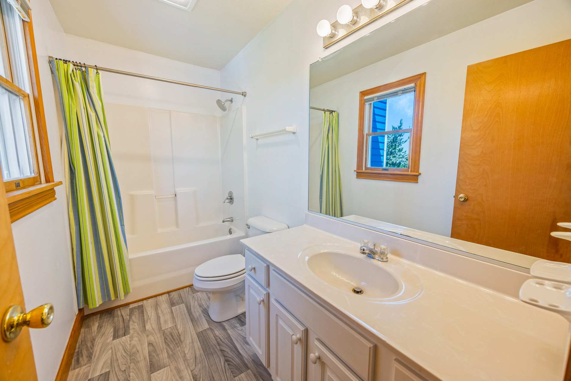 Surf Or Sound Realty 1129 Sea Queen Bedroom 4 3