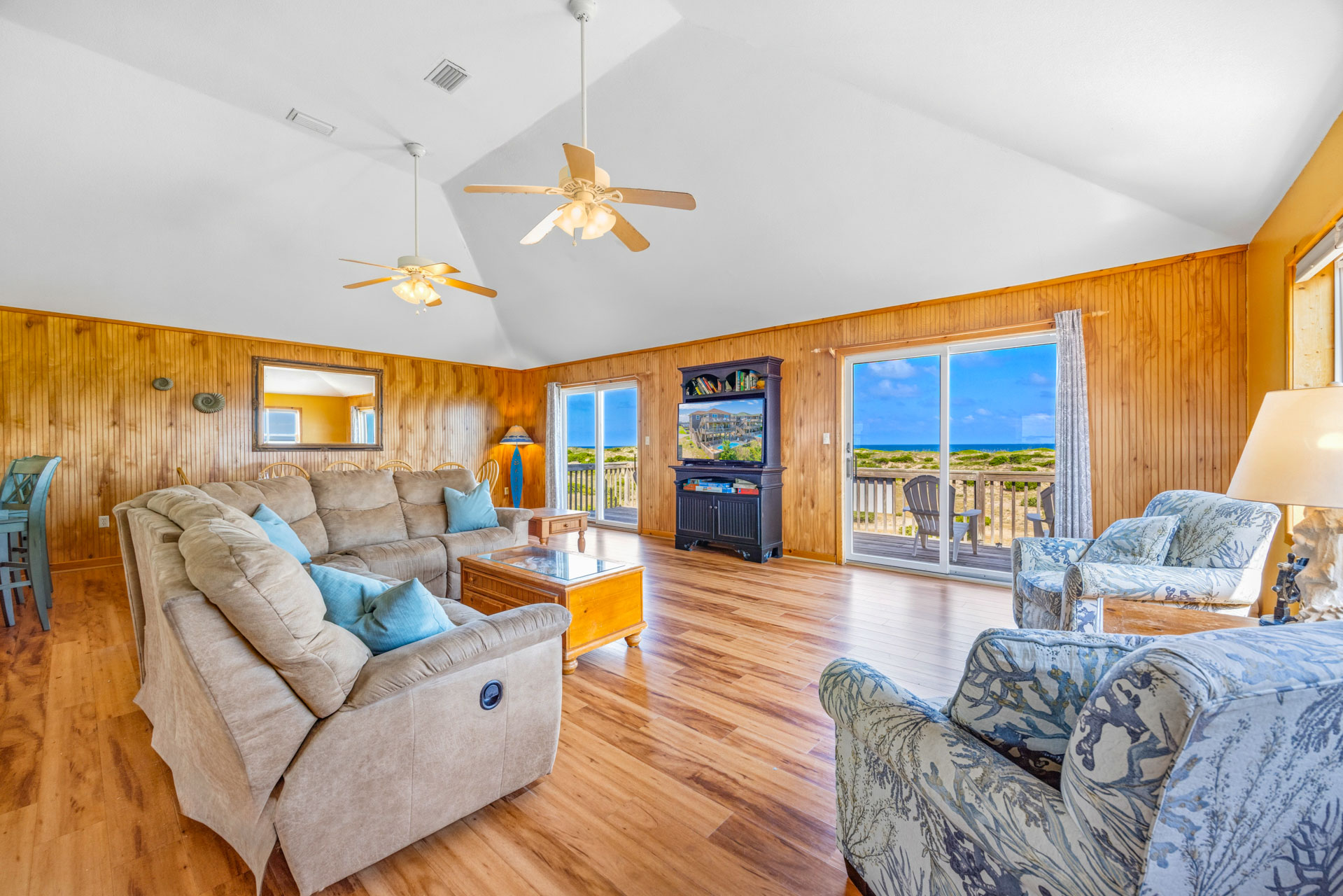 Surf Or Sound Realty 706 Beach Play Great Room 1