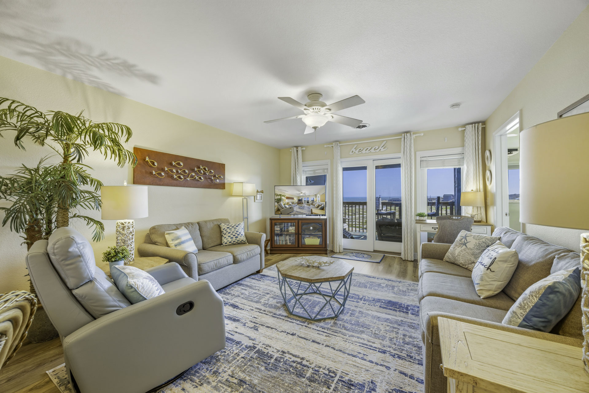 Surf Or Sound Realty 582 Top Notch Great Room 1