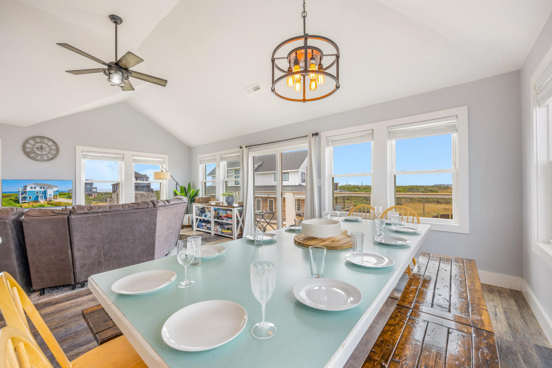 Surf Or Sound Realty 506 Sounds Frisky Dining Area 3