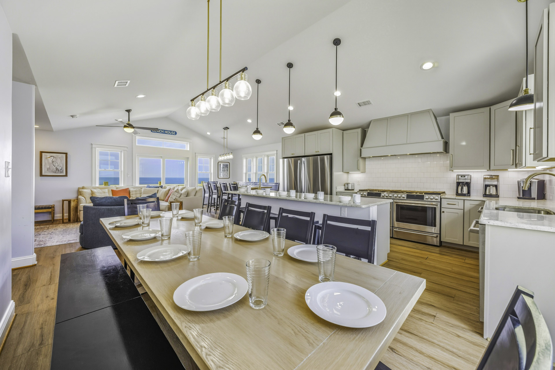 Surf Or Sound Realty 1000 Bellavues Dining Area 3