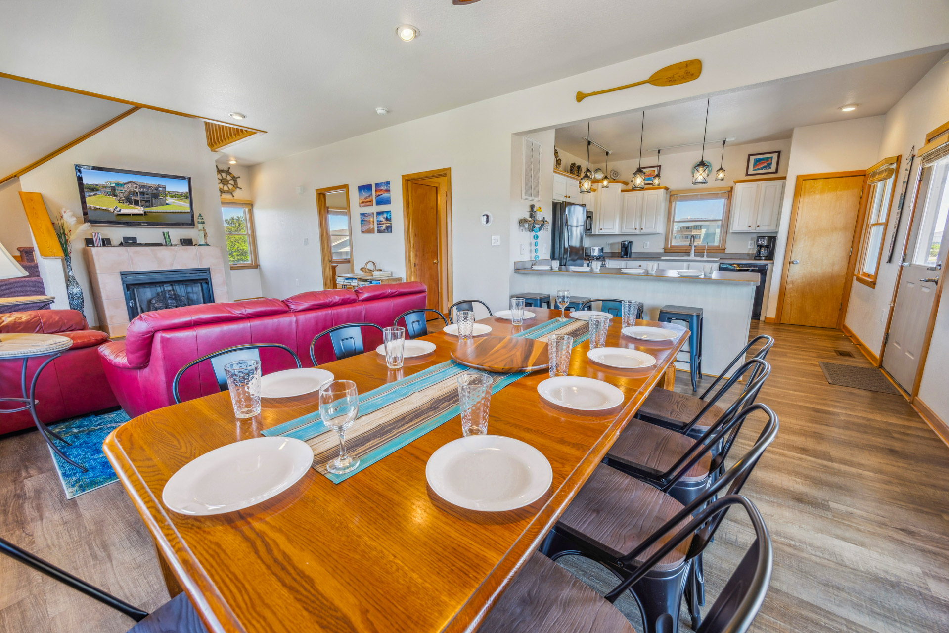 Surf Or Sound Realty 623 Castn Crew Dining Area 1