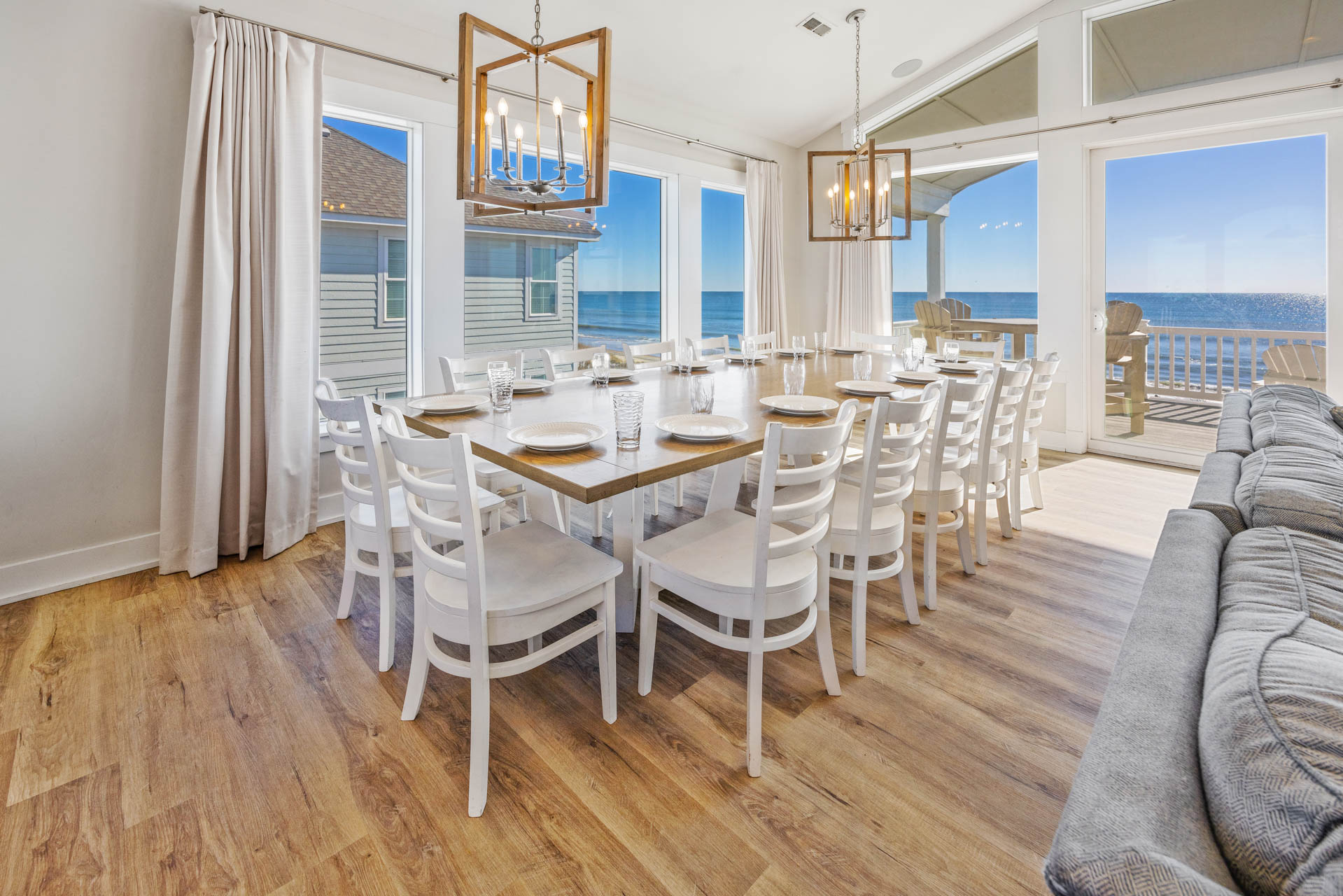 Surf Or Sound Realty 1217 Aqua Sol Dining Area 1