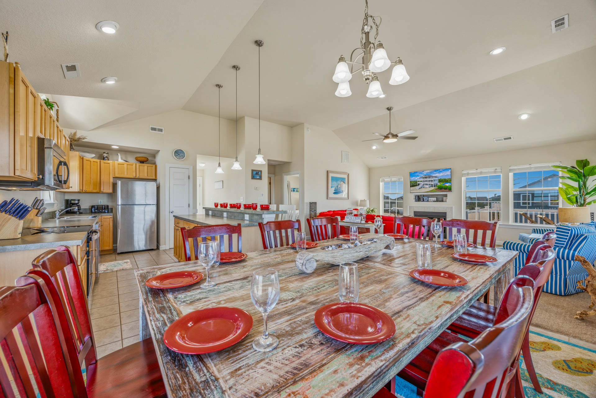Surf Or Sound Realty 823 Sounds Good 2 Me Dining Area 3