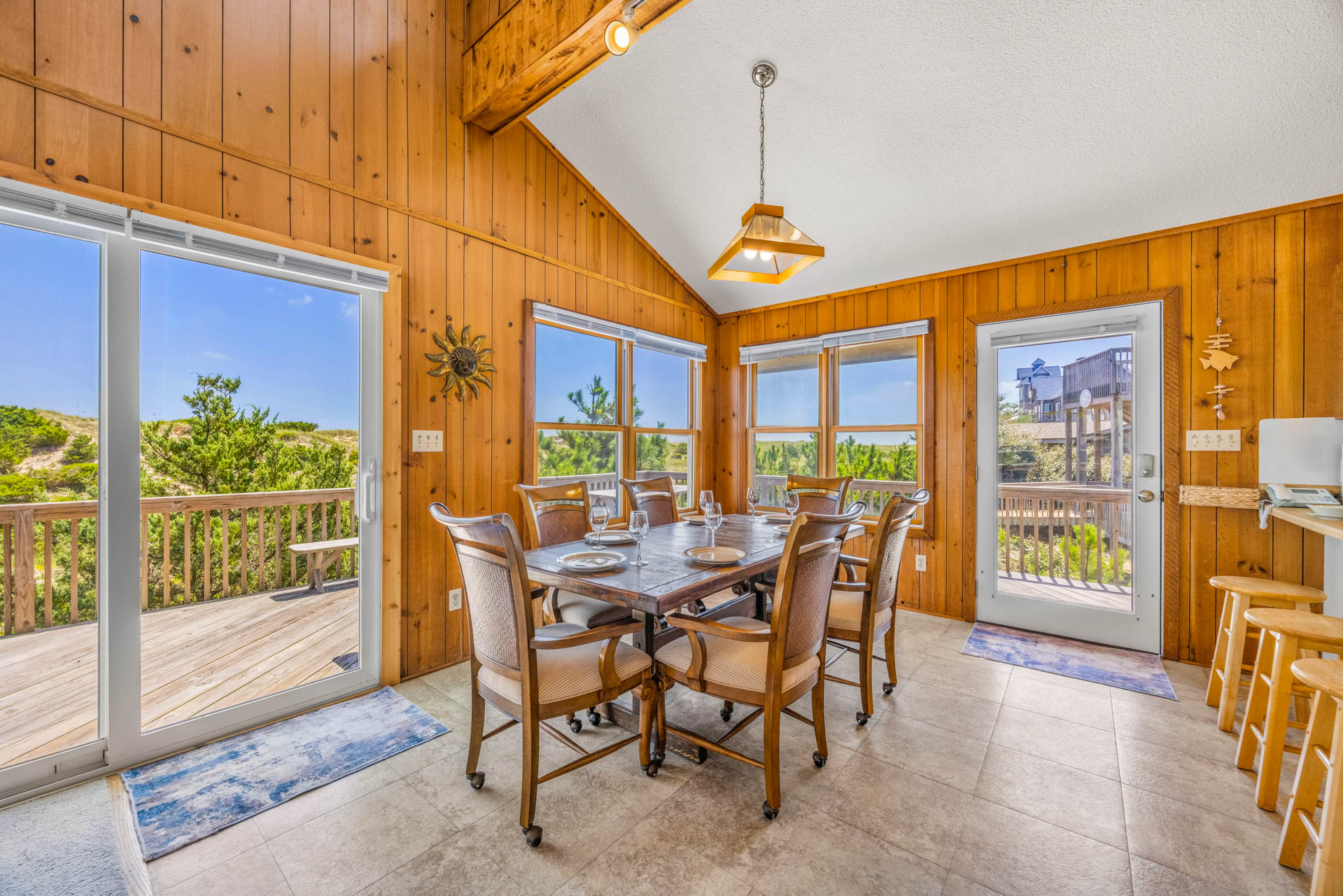 Surf Or Sound Realty 134 Aquarius Dining Area 1