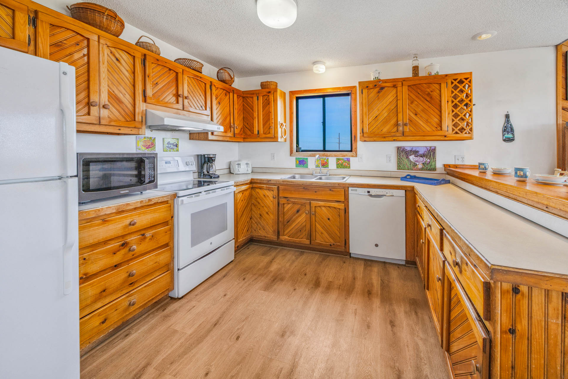 Surf Or Sound Realty 958 Second Wind Avon Kitchen 2