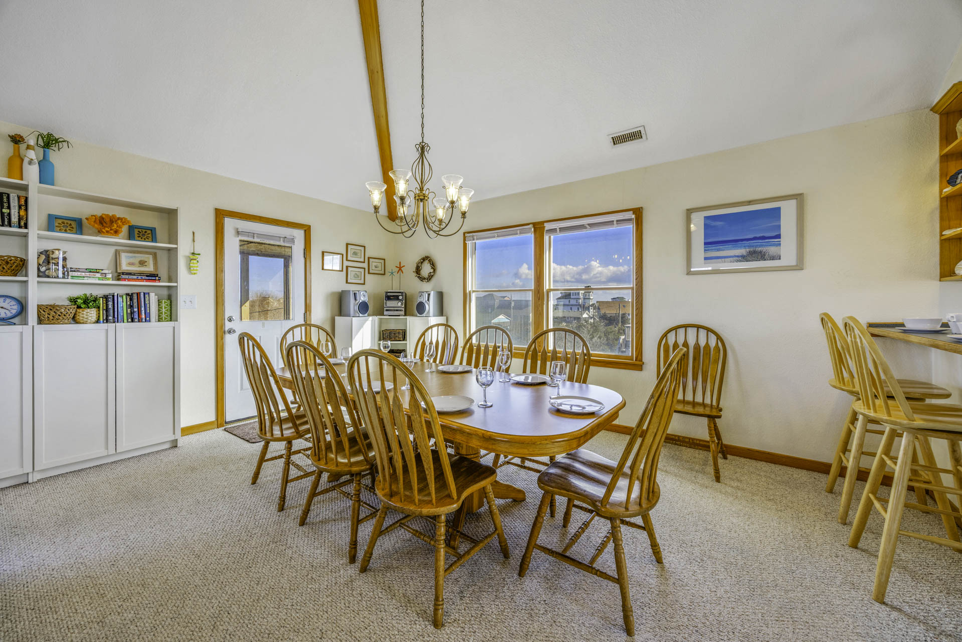 Surf Or Sound Realty 273 Salvo Vera Dining Area 4