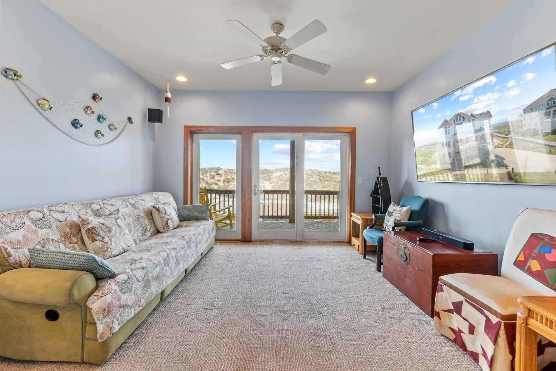 Surf Or Sound Realty 932 Dare Dreamer Sitting Area