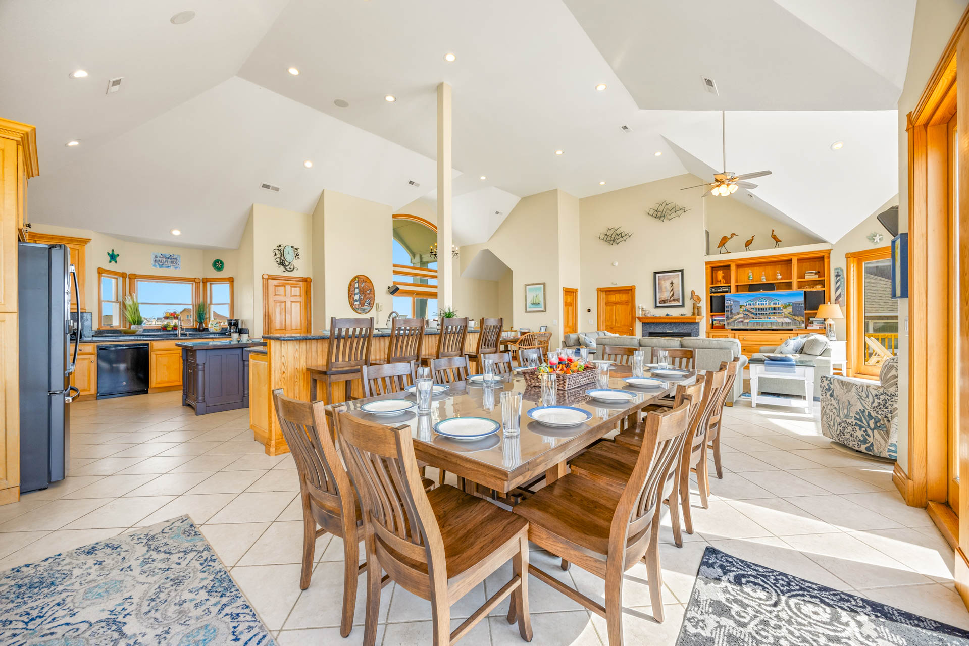 Surf Or Sound Realty 1145 Walkin On Sunshine Hatteras Dining Area 5