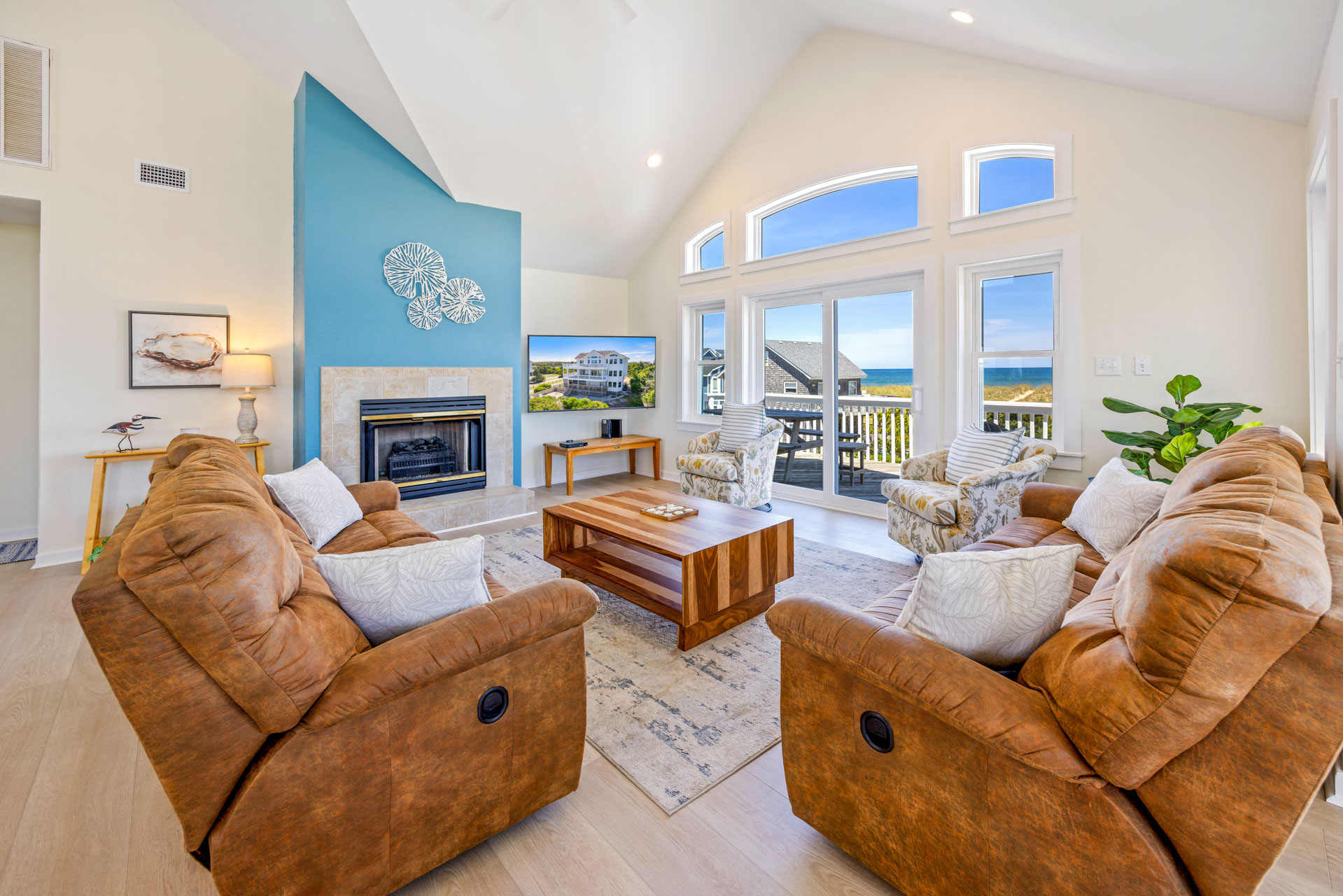 Surf Or Sound Realty 330 Legasea Great Room 3