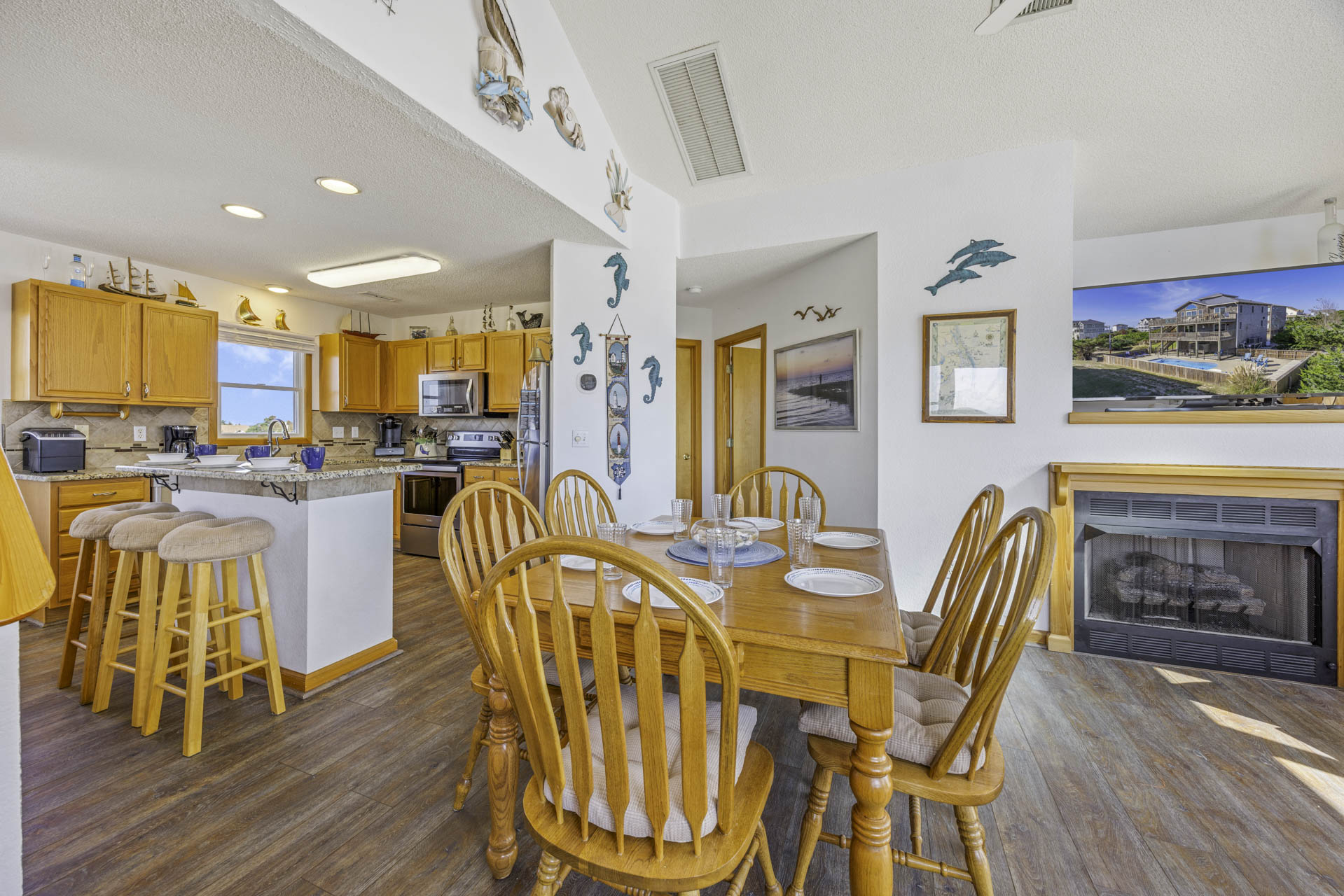 Surf Or Sound Realty 854 Crewe's Nest Dining Area 3
