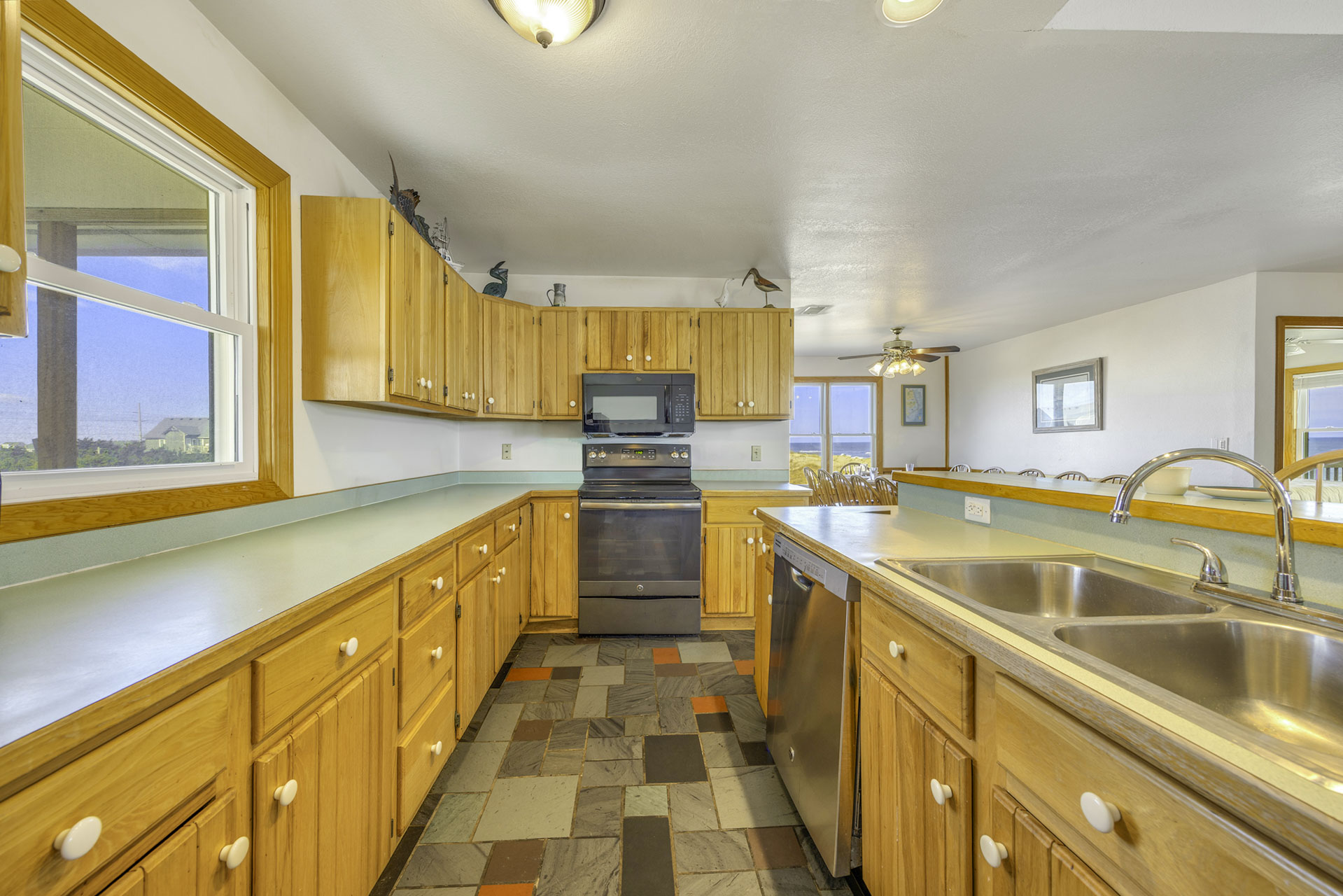 Surf Or Sound Realty 1239 Why Knot Kitchen 2