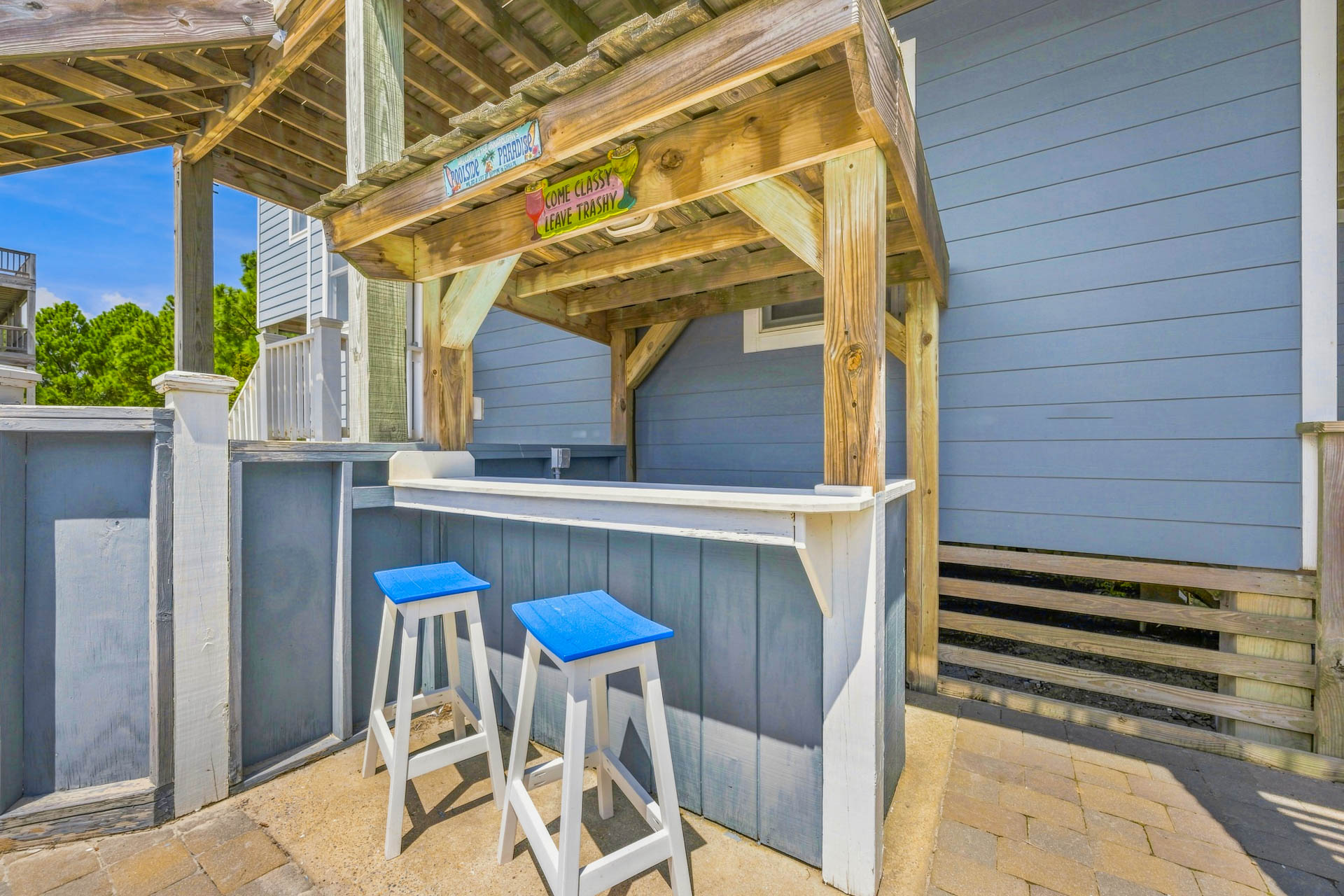 Surf Or Sound Realty 1259 The Annapolitan Pool Area 1