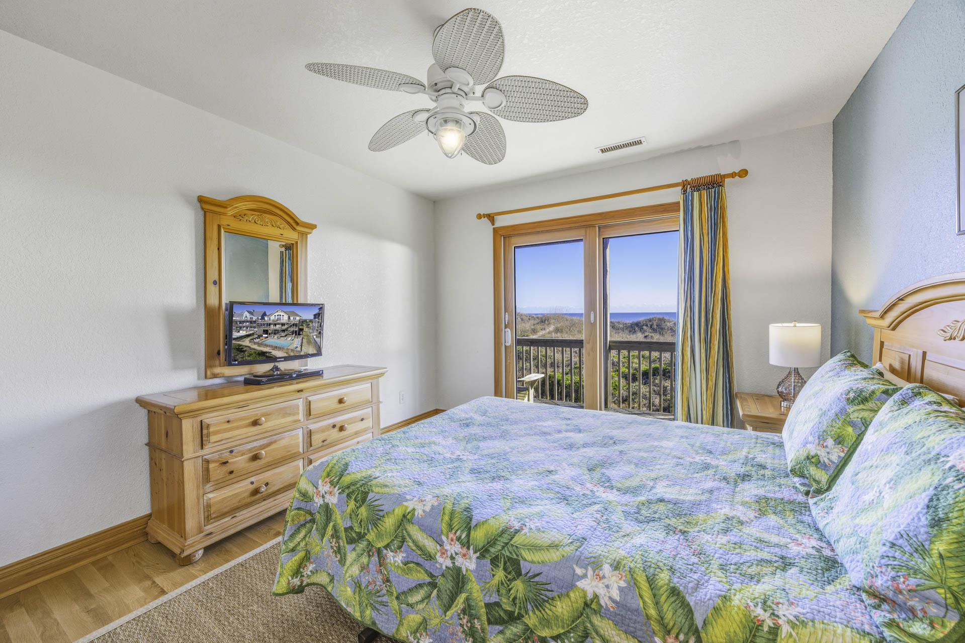 Surf Or Sound Realty 812 Lucille's Board Shack Bedroom 4 2