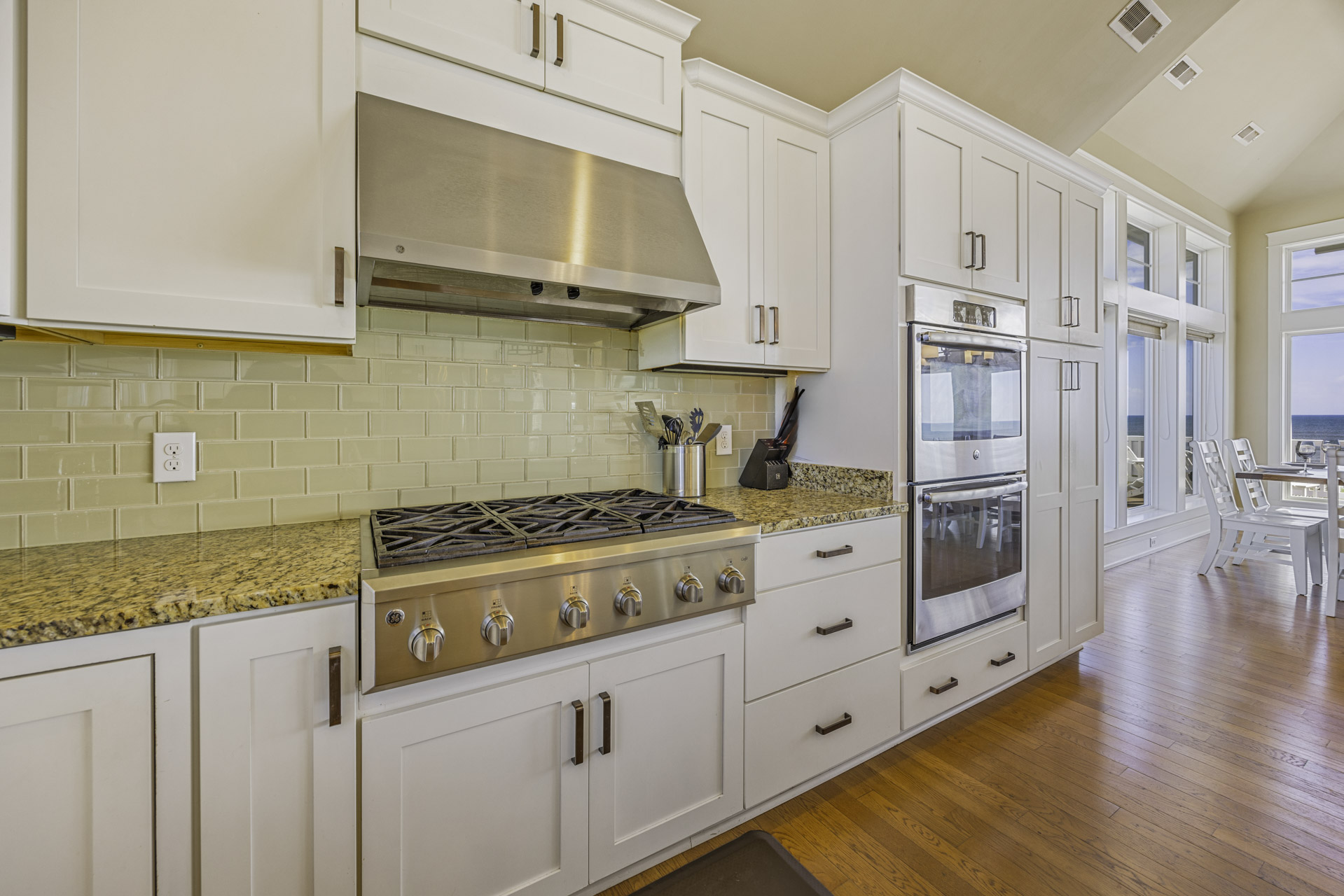 Surf Or Sound Realty 836 Hatteras Grander Kitchen 4