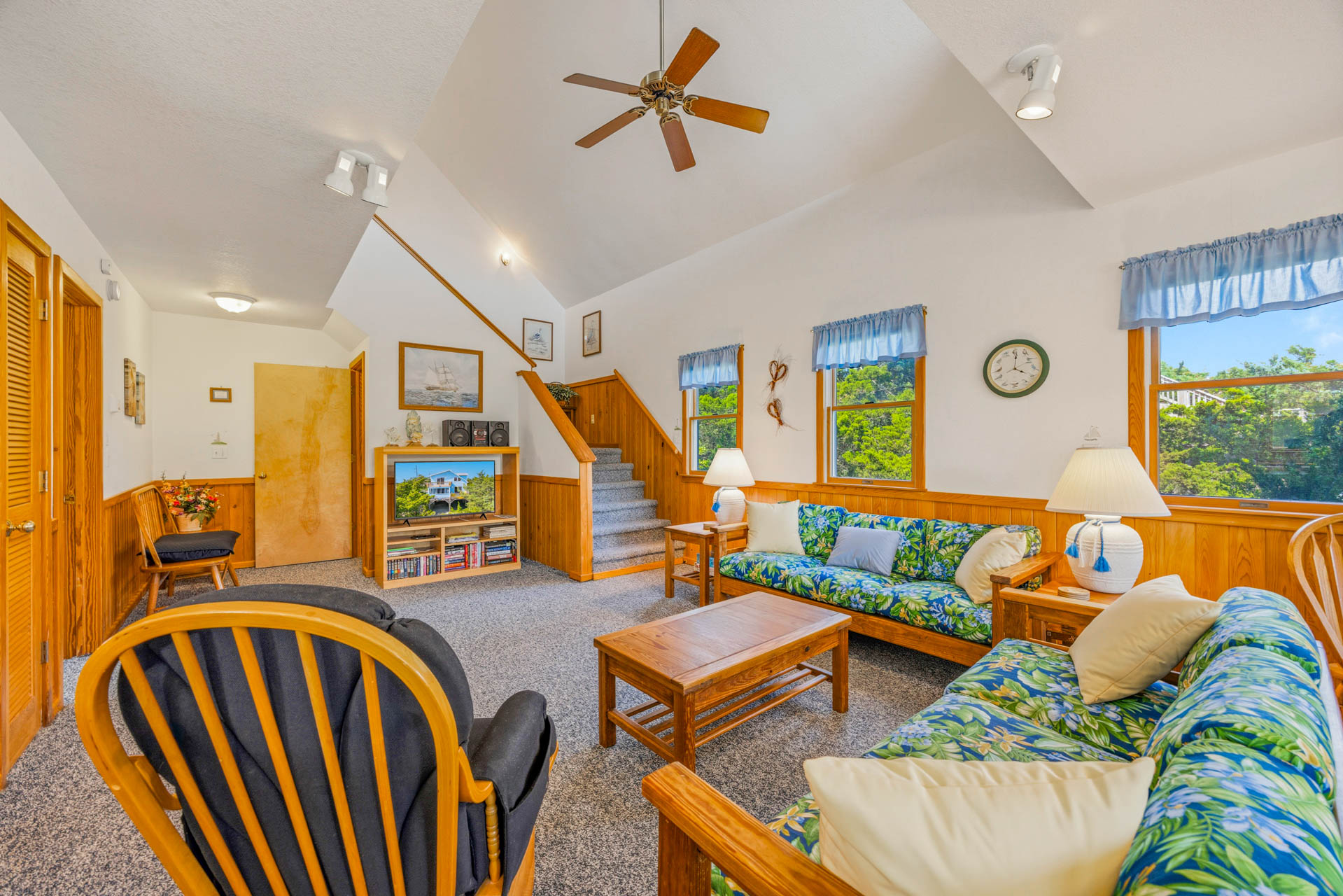 Surf Or Sound Realty 1252 Tern Inn Great Room 3