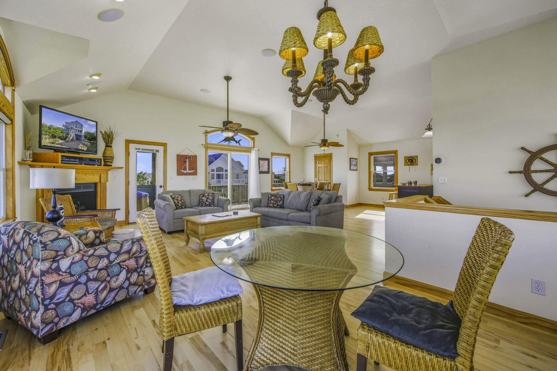 Surf Or Sound Realty 451 Five Fathoms Great Room 4