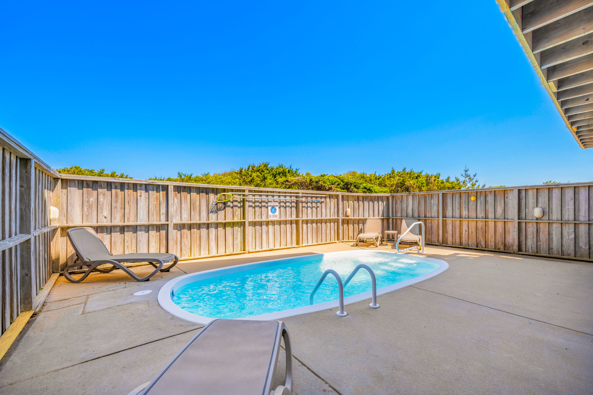 Surf Or Sound Realty 636 Changes In Attitude Avon Pool Area 4