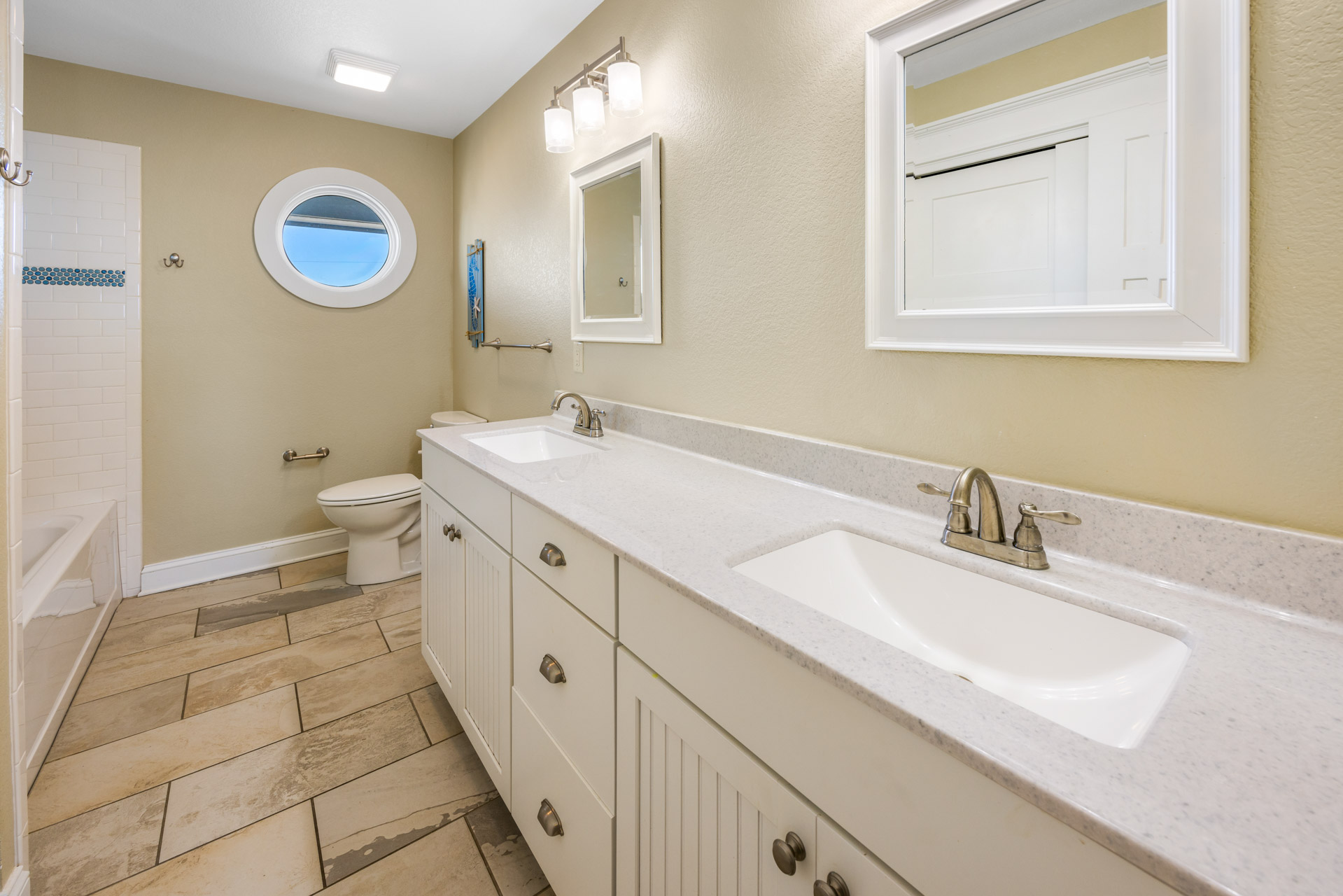 Surf Or Sound Realty 858 Rain Dance Bedroom 5 3