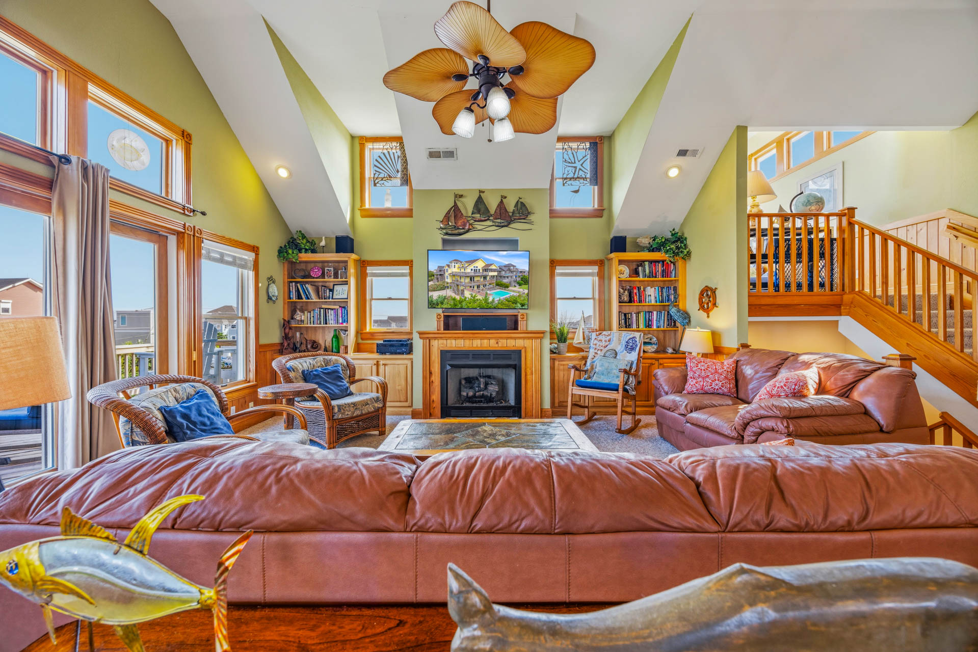 Surf Or Sound Realty 460 Freebird Great Room 1