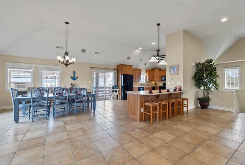 Crab Louie 557 Surf or Sound