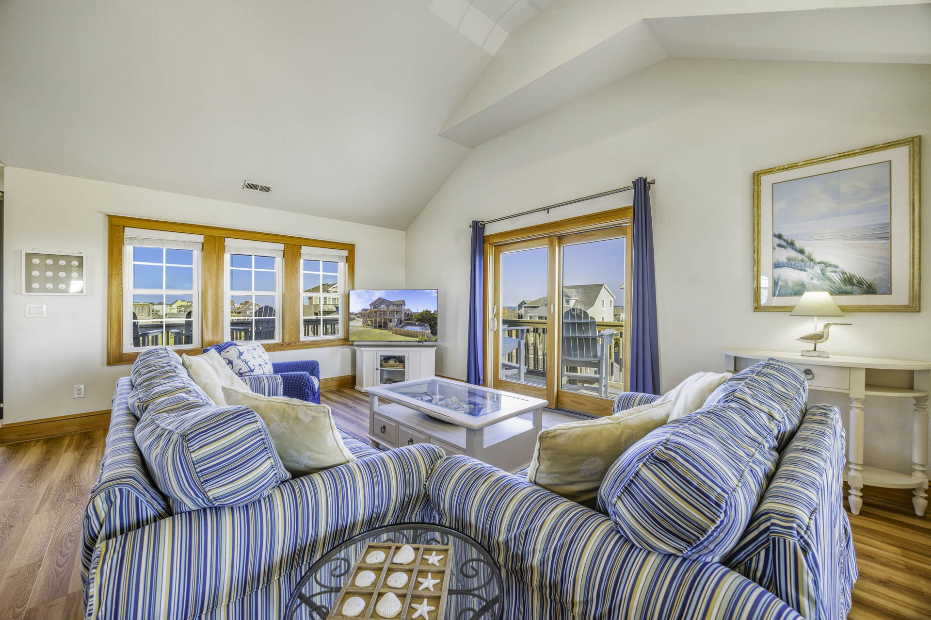 Surf Or Sound Realty 902 Triple Fins Great Room 1