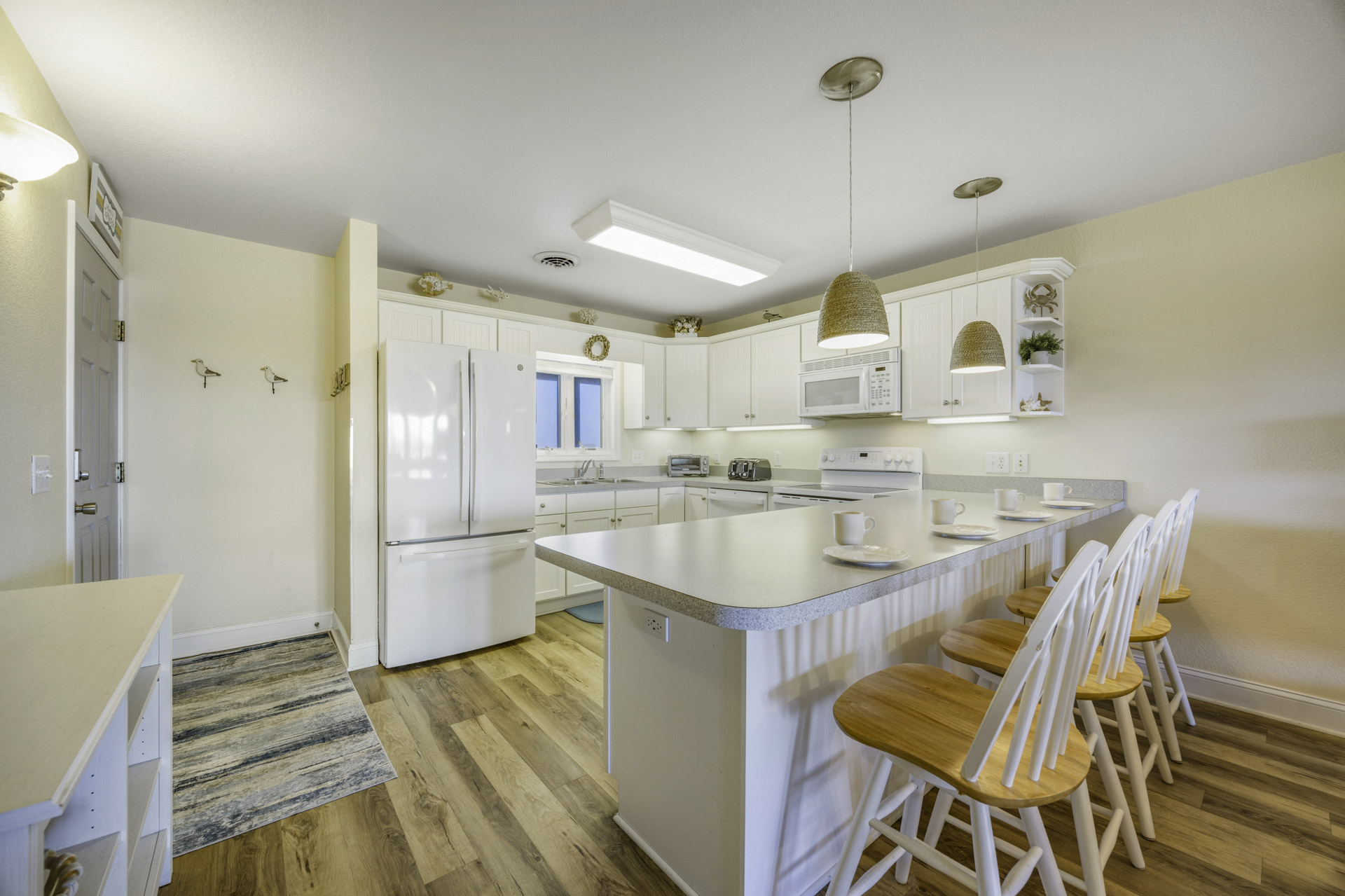 Surf Or Sound Realty 582 Top Notch Kitchen 4