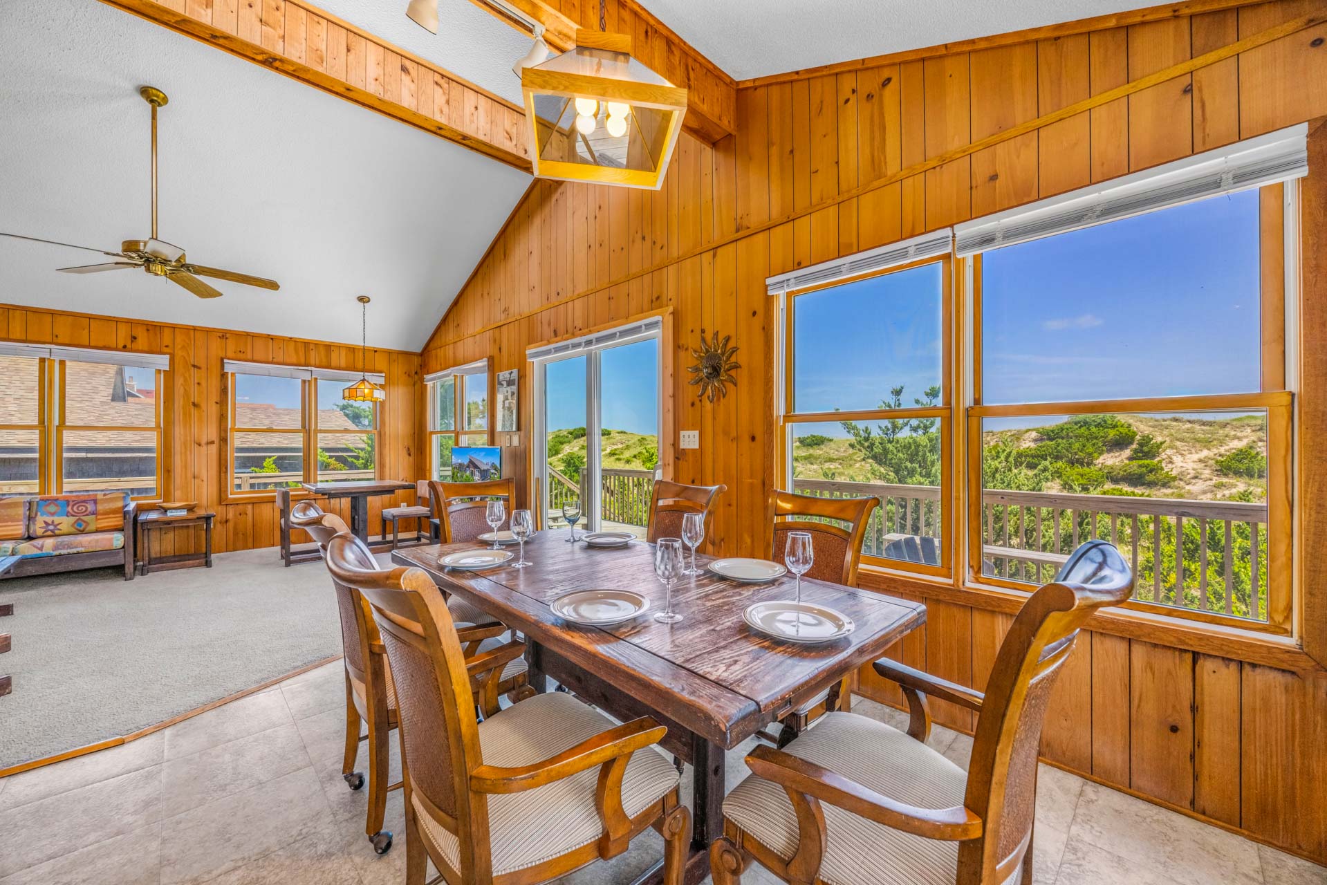 Surf Or Sound Realty 134 Aquarius Dining Area 3