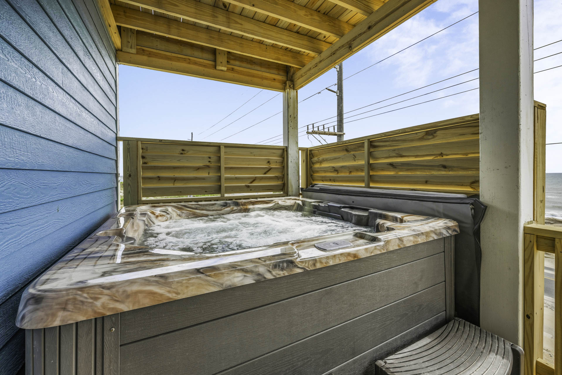 Surf Or Sound Realty 1070 Hatteras Comfort Hot Tub 2