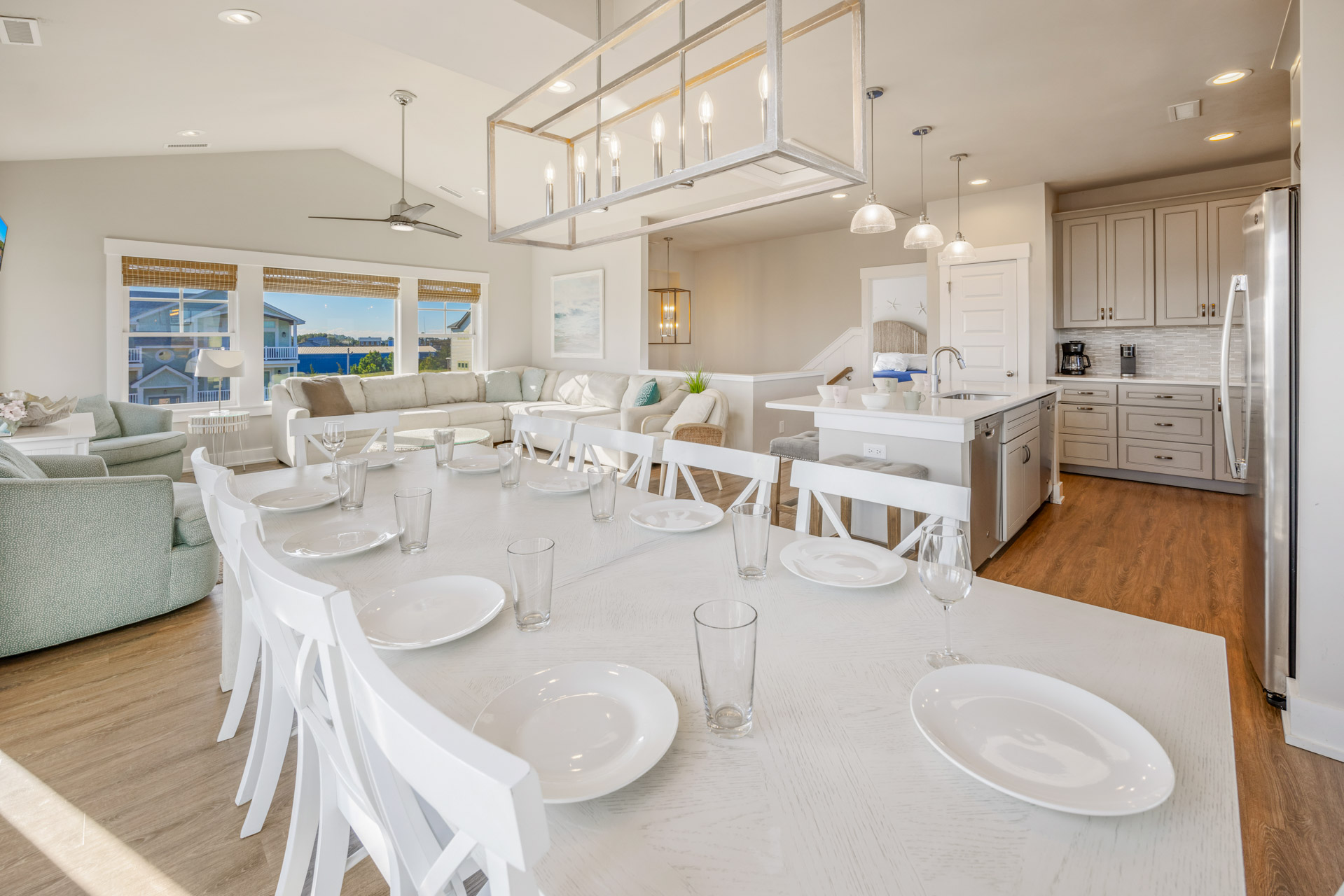 Surf Or Sound Realty 1219 Lunasea Dining Area 3