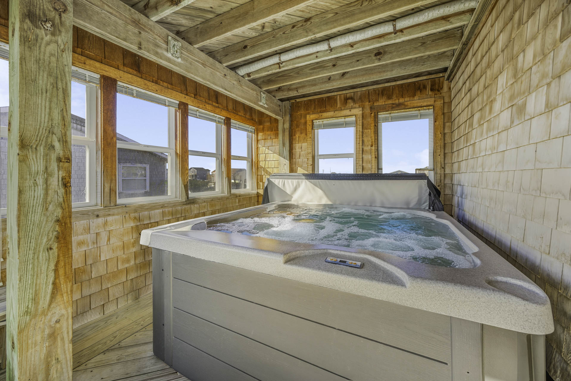 Surf Or Sound Realty 908 Crestview Winds Hot Tub