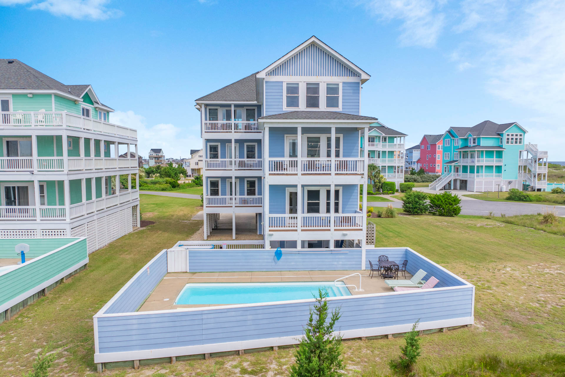 Surf Or Sound Realty 949 Caribbean Wave Exterior 5