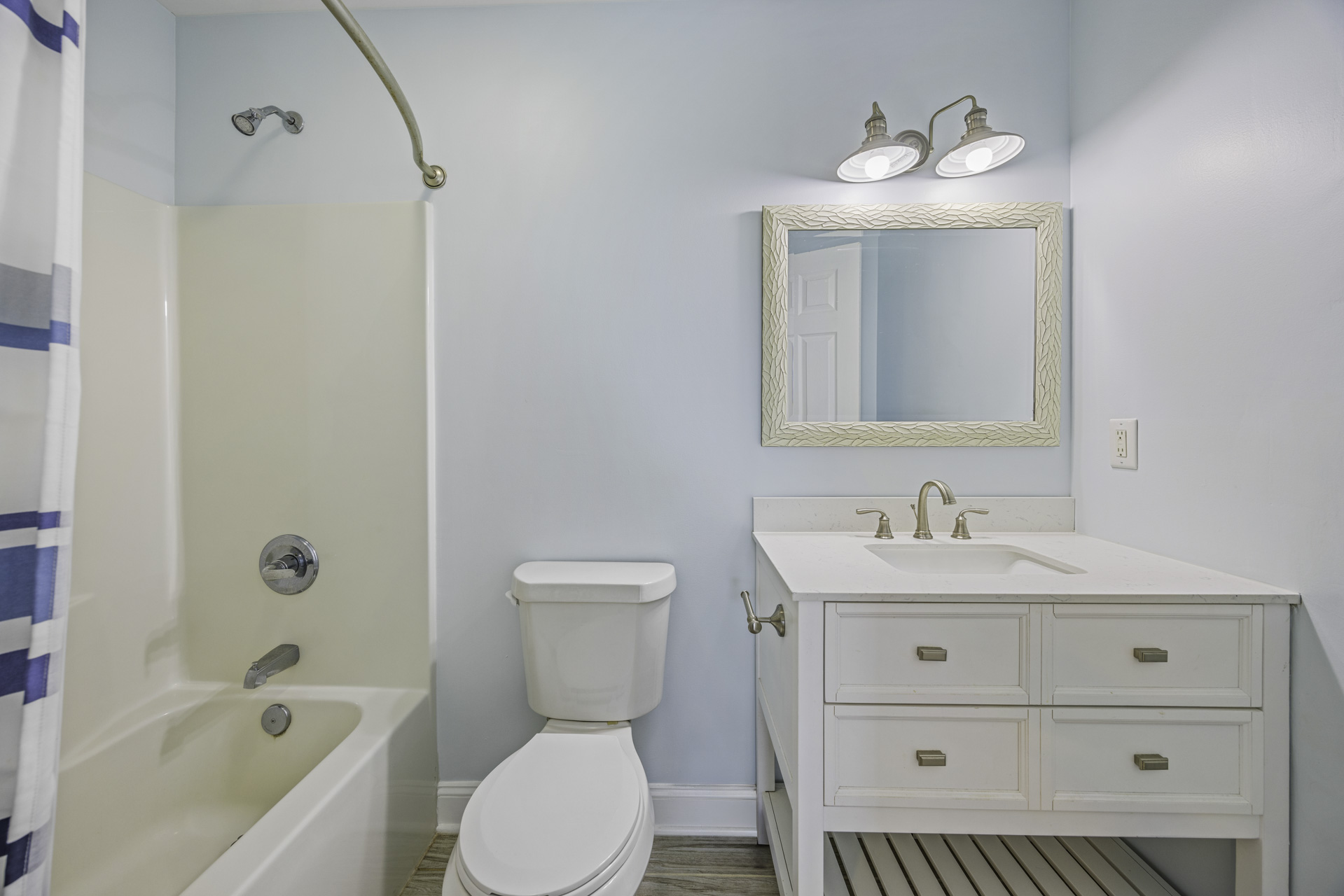 Surf Or Sound Realty 1231 Rise N Shine Bedroom 5 3