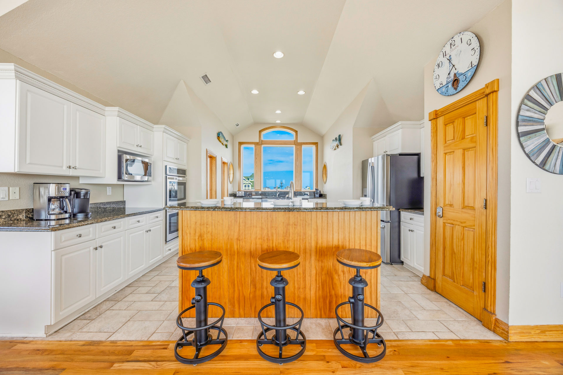 Surf Or Sound Realty 1126 Splash Landing Kitchen 2