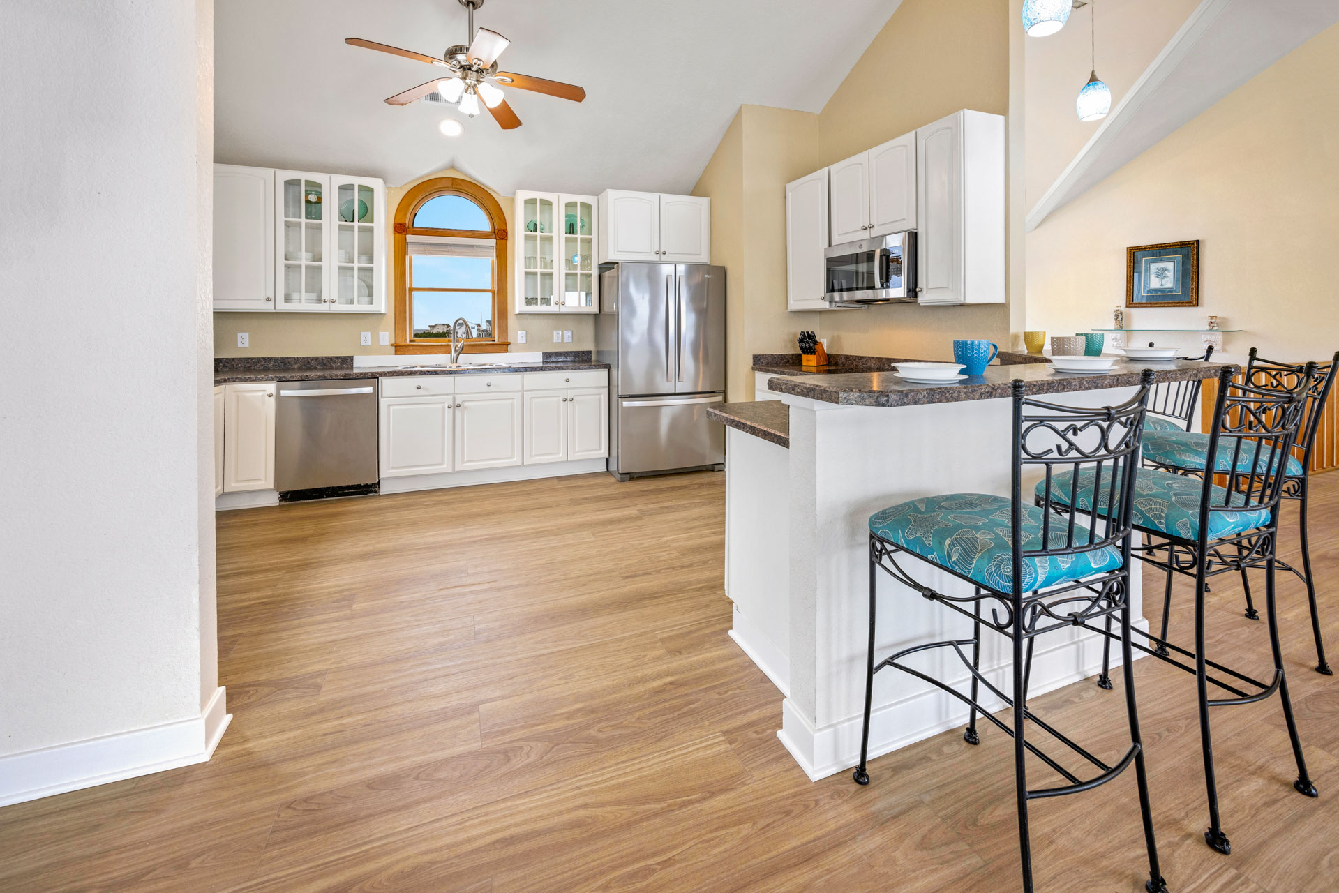 Surf Or Sound Realty 180 Perfect Peace Kitchen 2