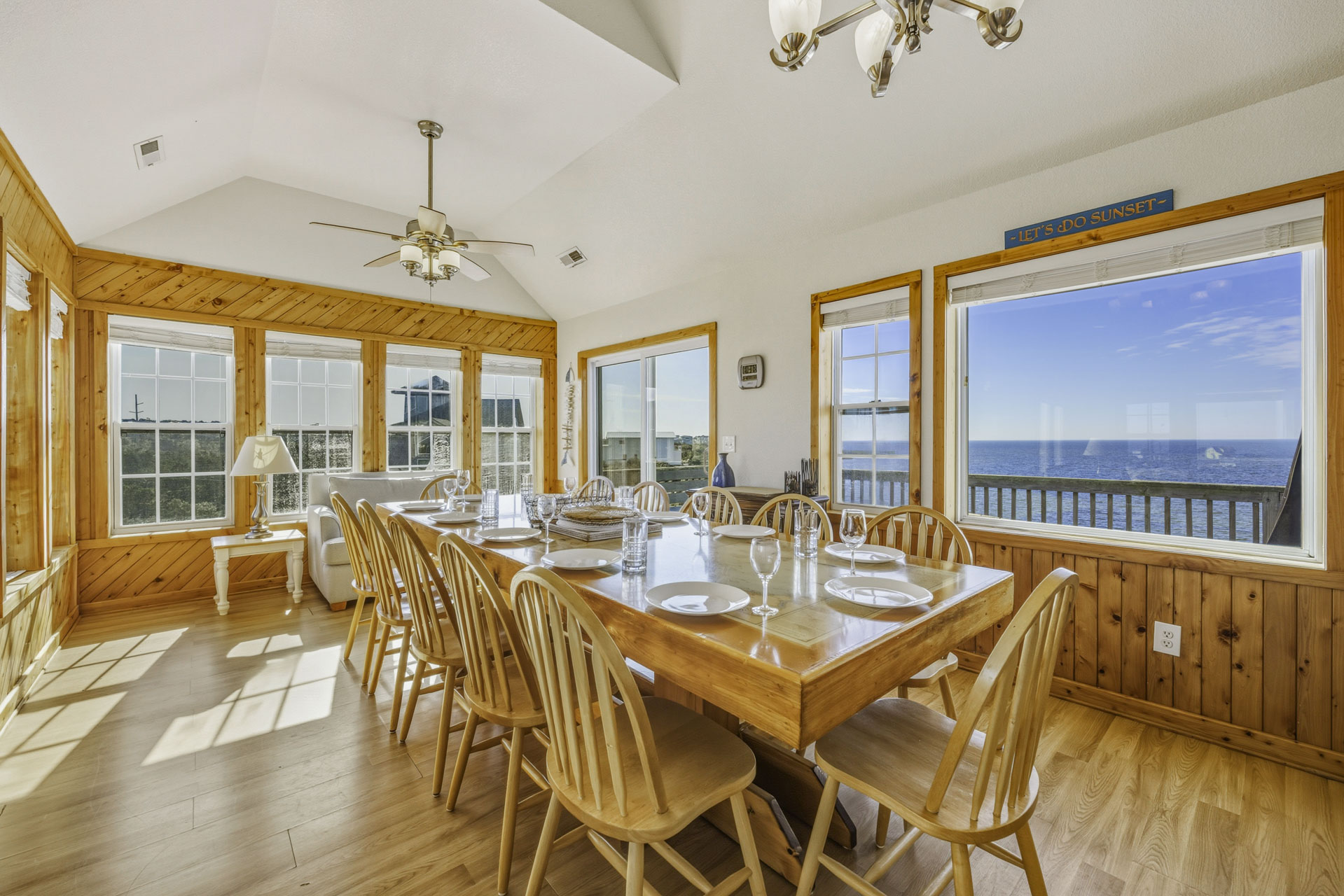 Surf Or Sound Realty 1047 LV 2 Kite Dining Area 1