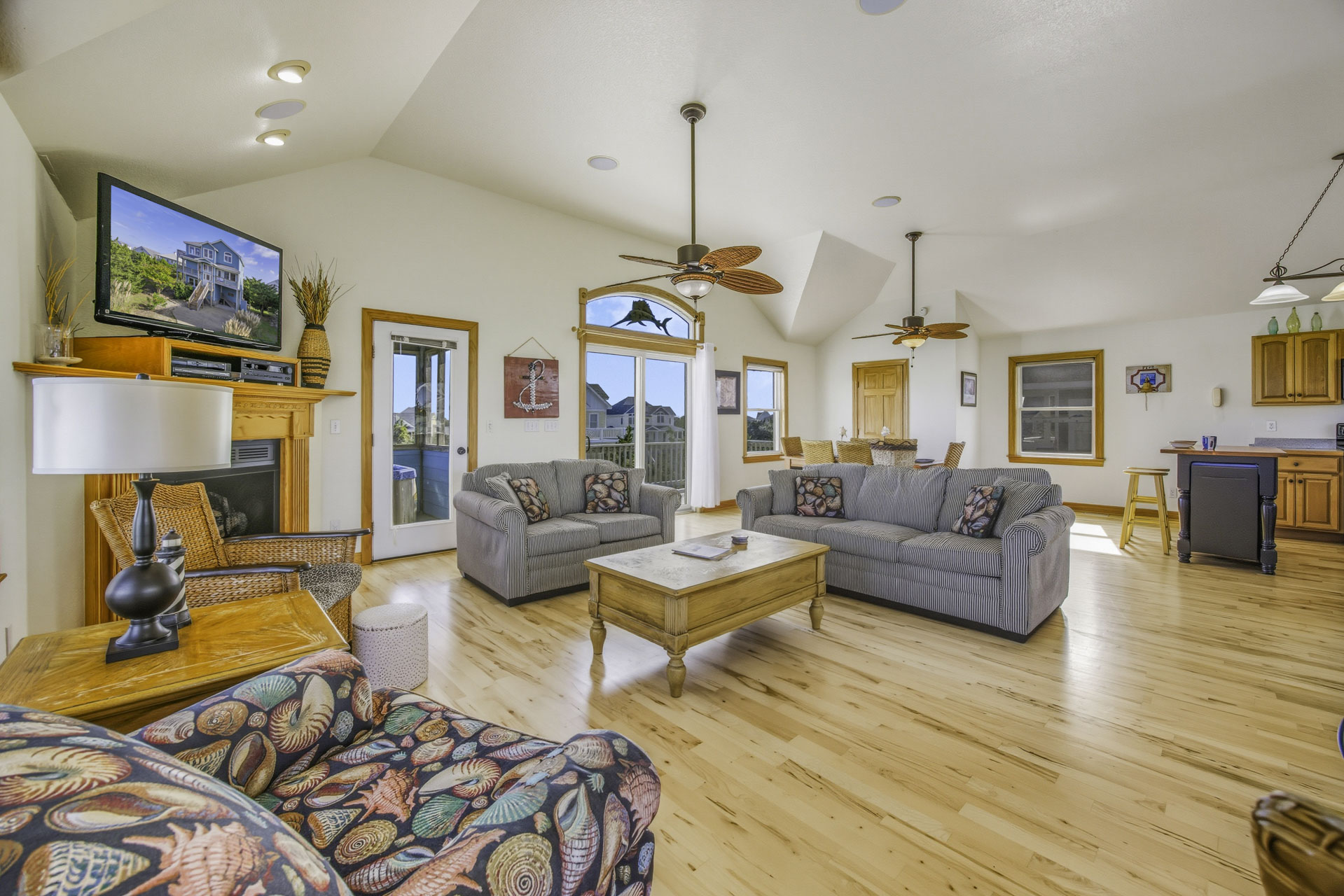 Surf Or Sound Realty 451 Five Fathoms Great Room 5