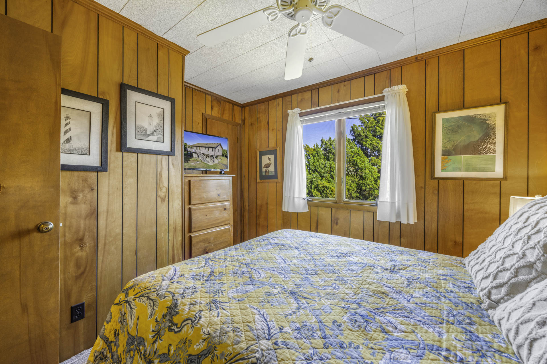 Surf Or Sound Realty 939 Drifter's Dock Bedroom 1 2
