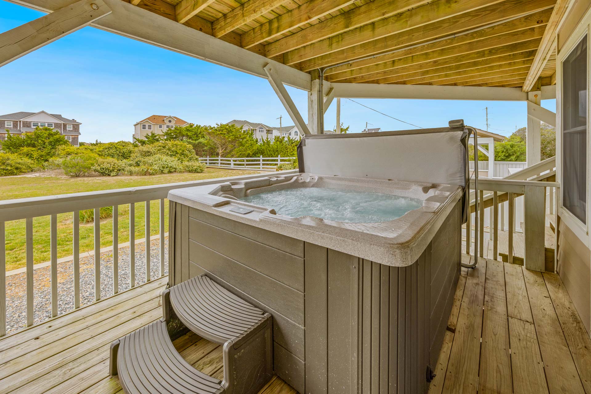 Surf Or Sound Realty 638 The Hatteras House Hot Tub 1