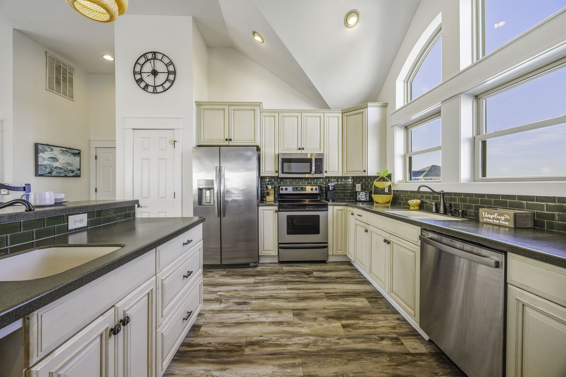 Surf Or Sound Realty 1156 Lemonade Kitchen 2